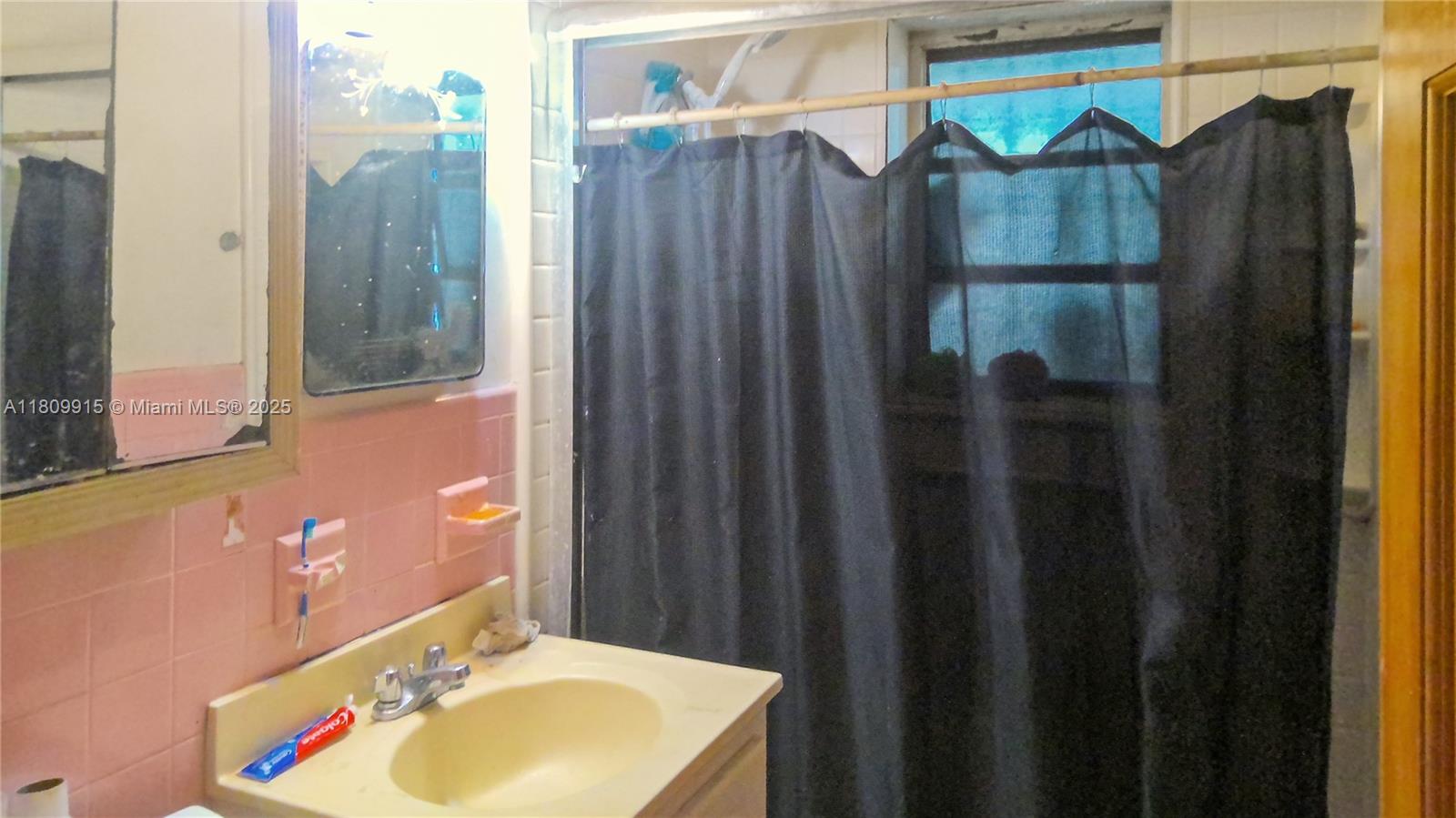 ANDERSON HEIGHTS - Residential