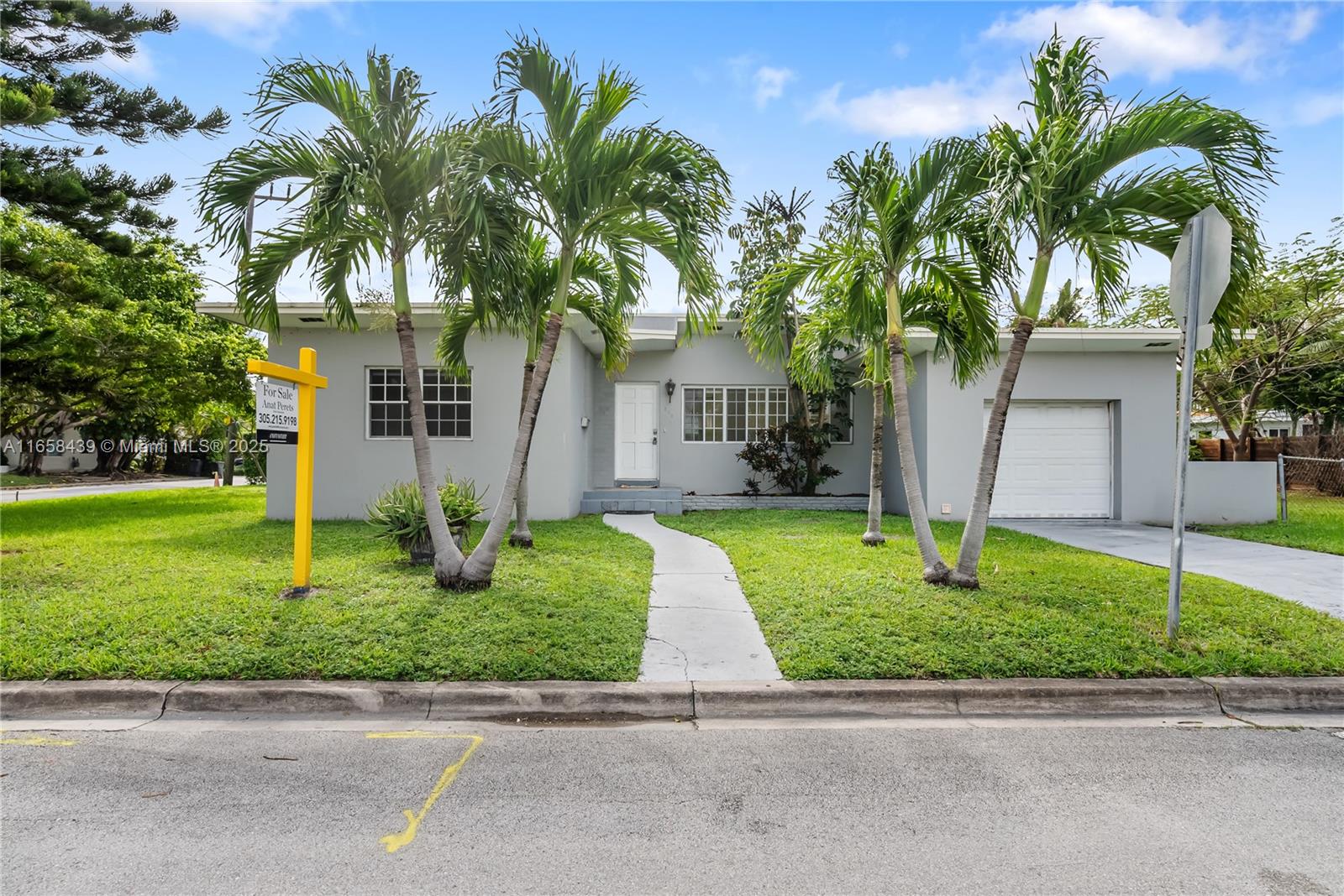 500 90th Street, Surfside, Miami-Dade County, Florida - 3 Bedrooms  
2 Bathrooms - 