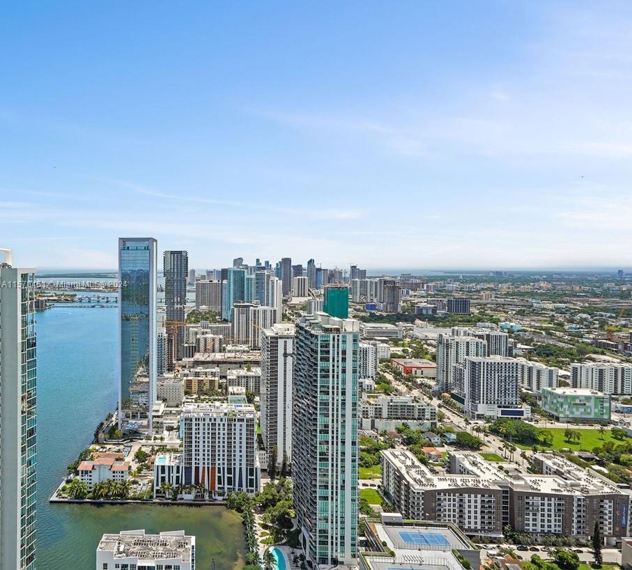 GRAN PARAISO CONDO - Residential