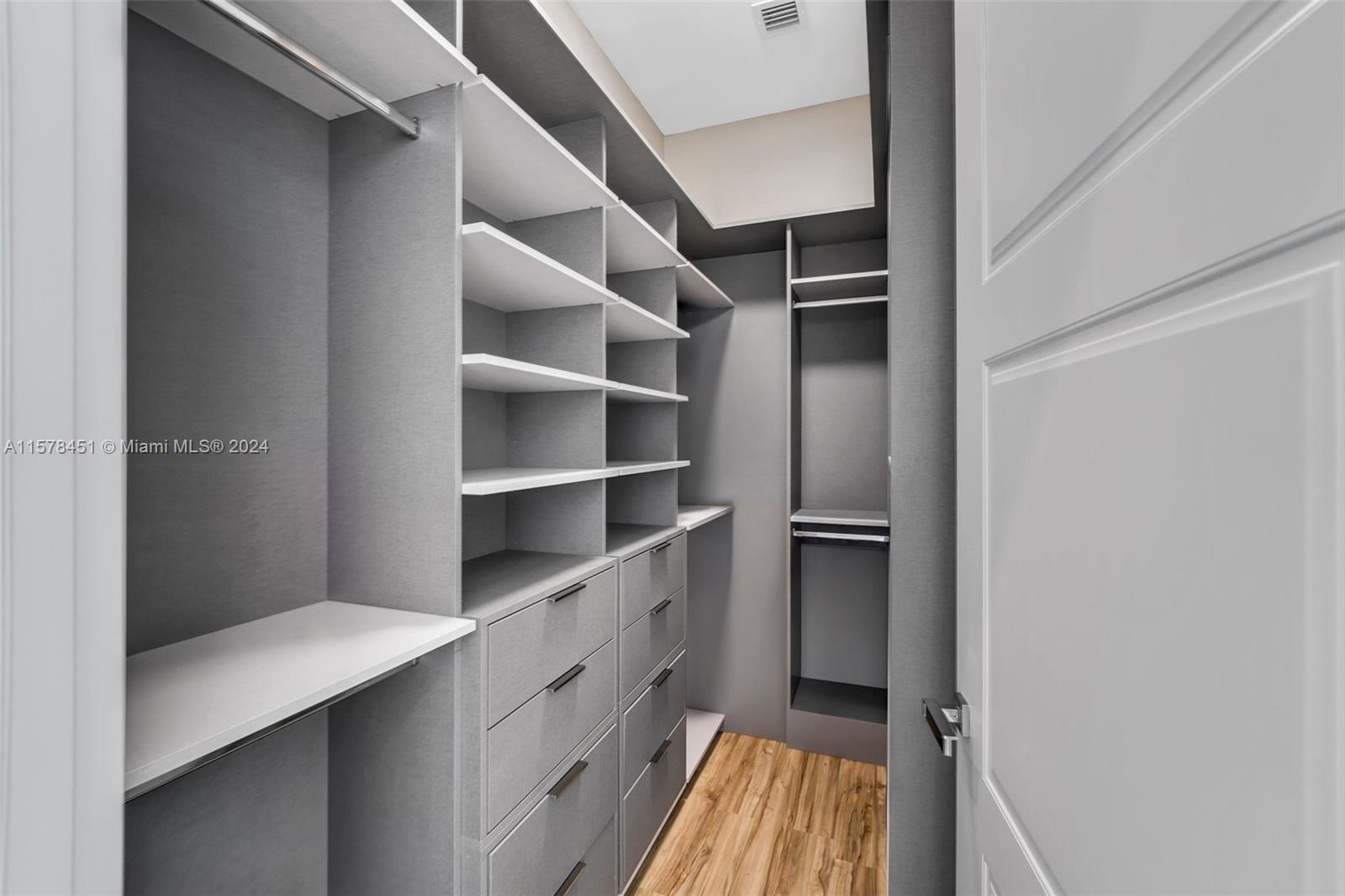 GRAN PARAISO CONDO - Residential