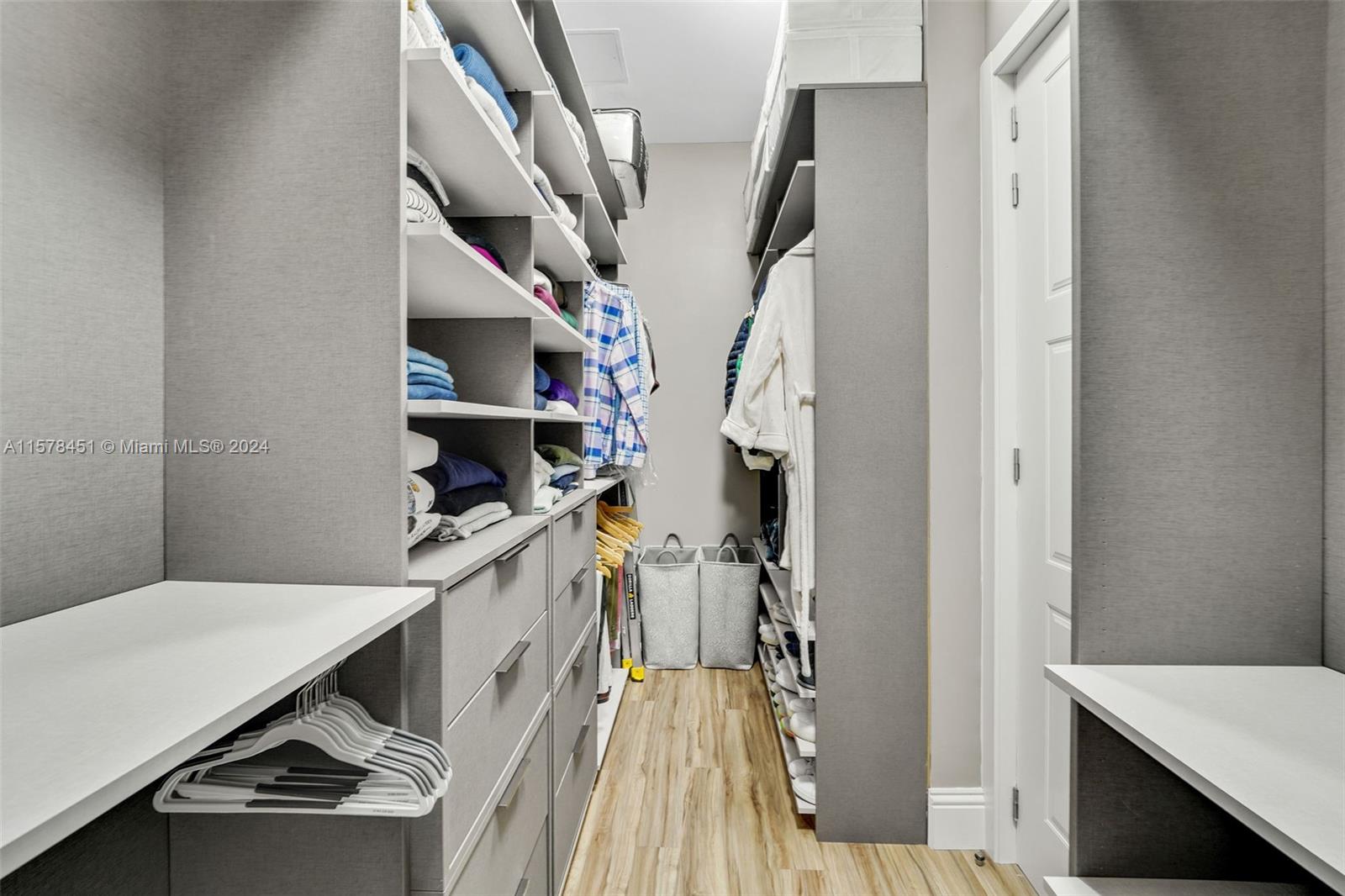 GRAN PARAISO CONDO - Residential