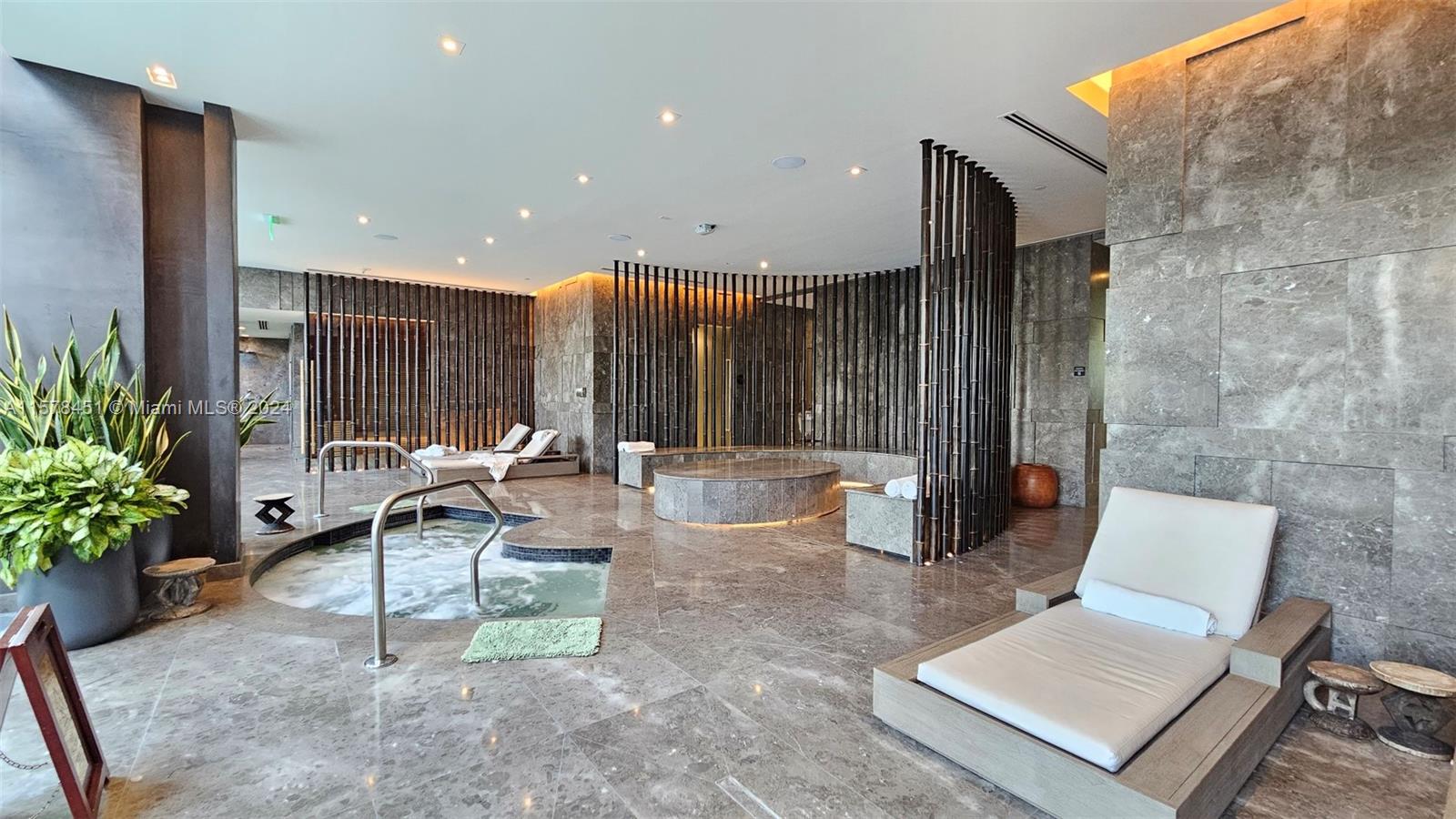 GRAN PARAISO CONDO - Residential