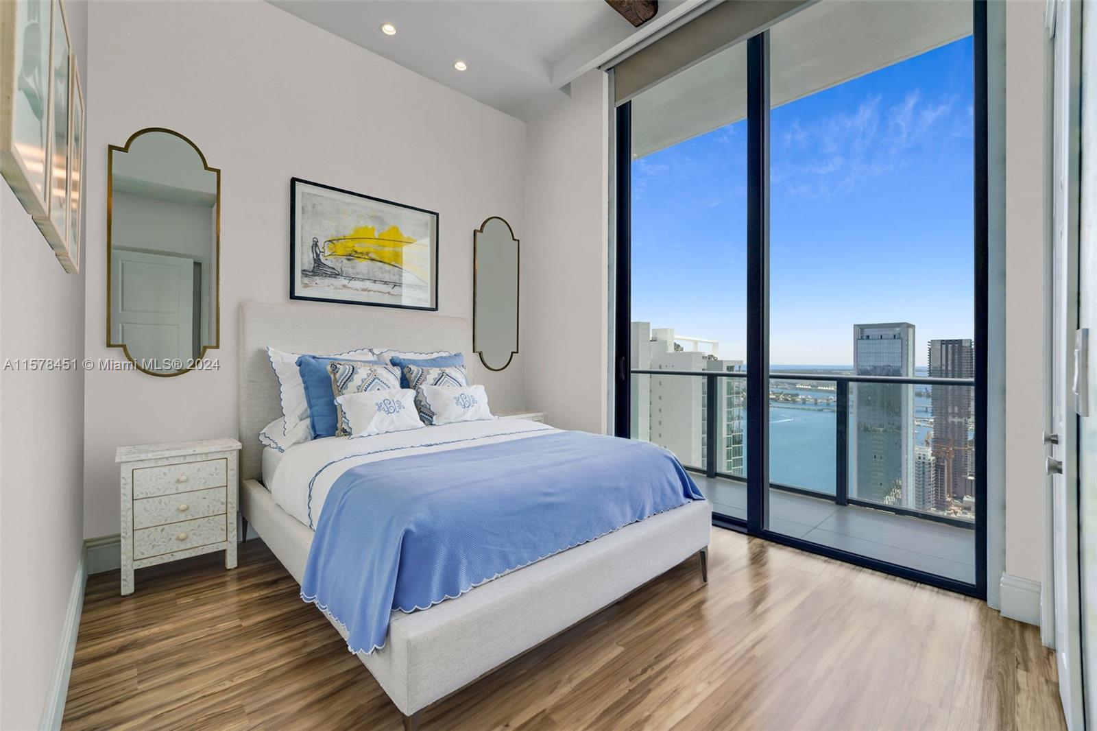 GRAN PARAISO CONDO - Residential