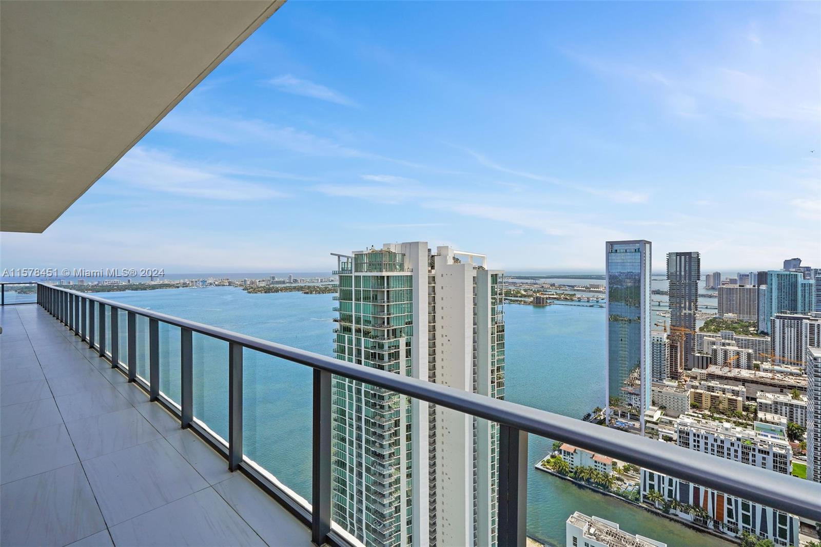 GRAN PARAISO CONDO - Residential