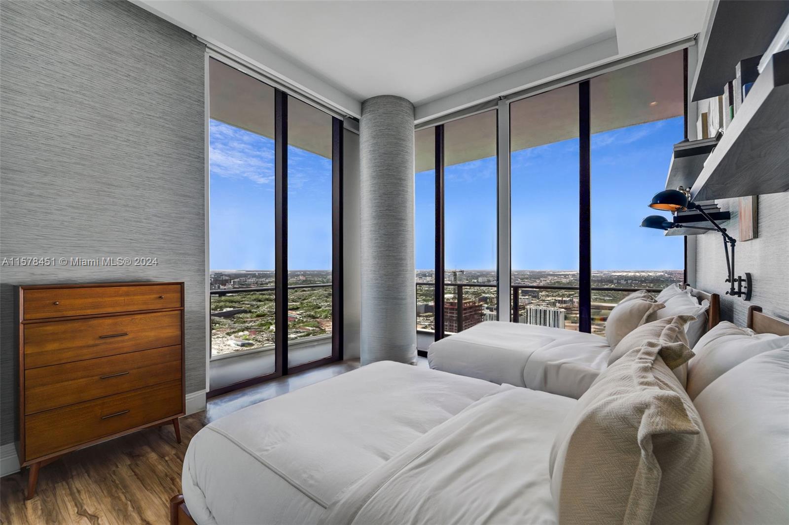 GRAN PARAISO CONDO - Residential