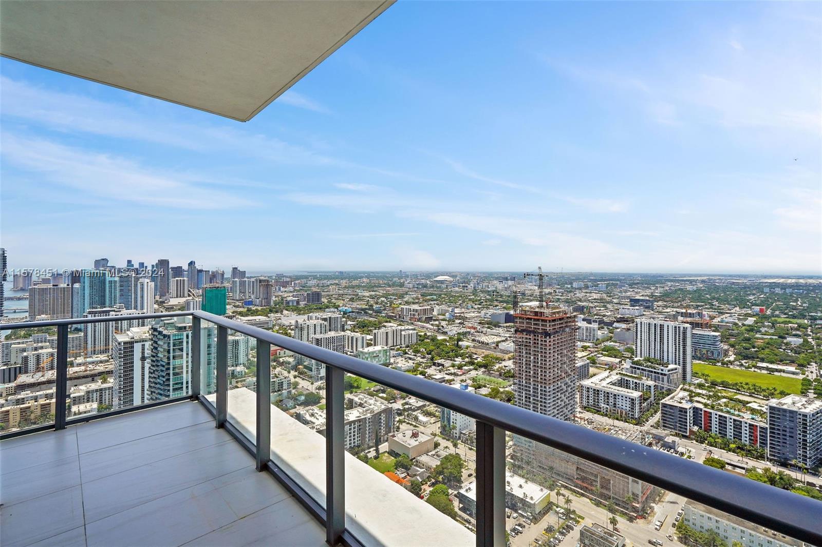 GRAN PARAISO CONDO - Residential