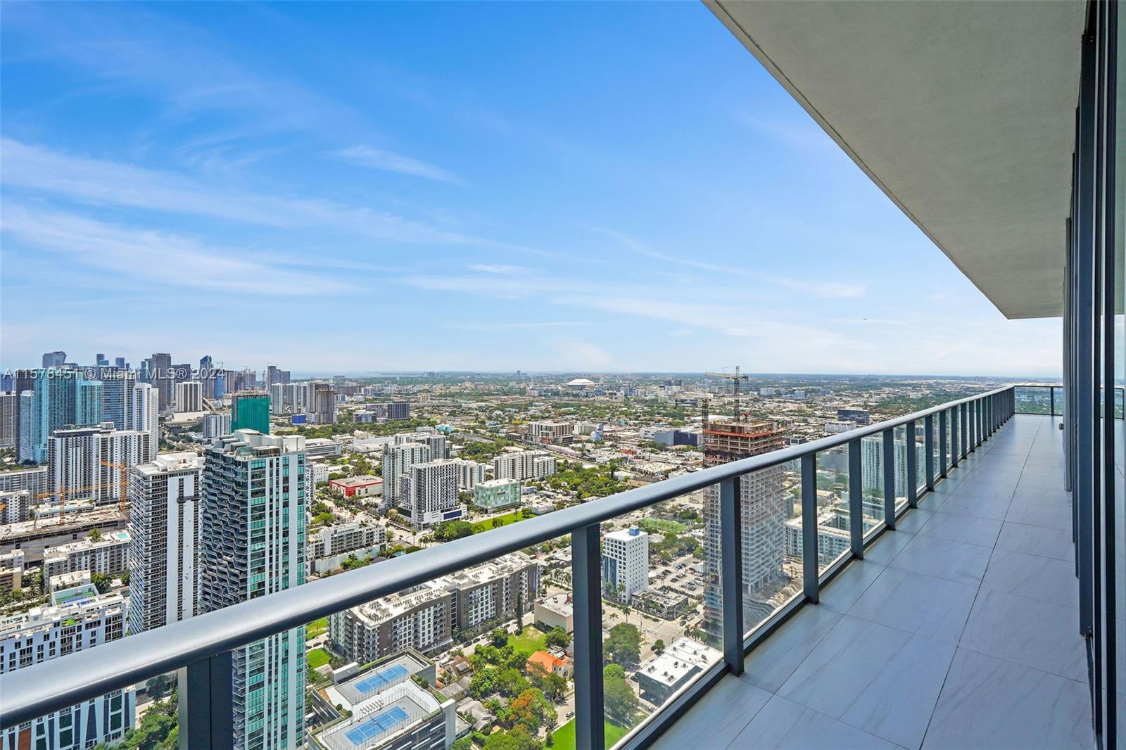 GRAN PARAISO CONDO - Residential