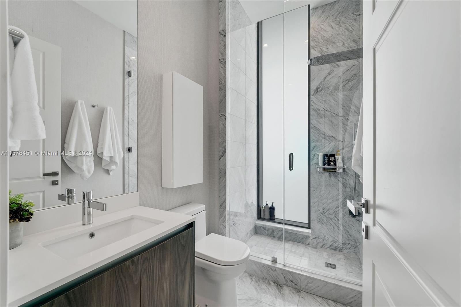 GRAN PARAISO CONDO - Residential