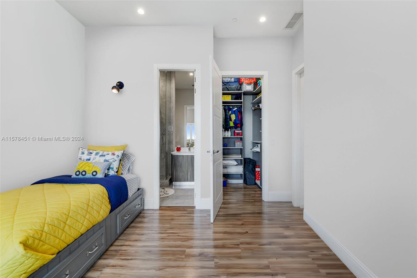 GRAN PARAISO CONDO - Residential