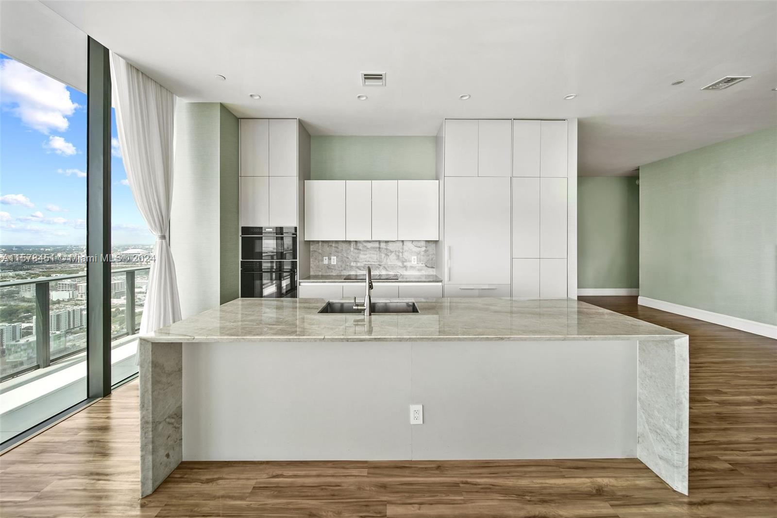 GRAN PARAISO CONDO - Residential