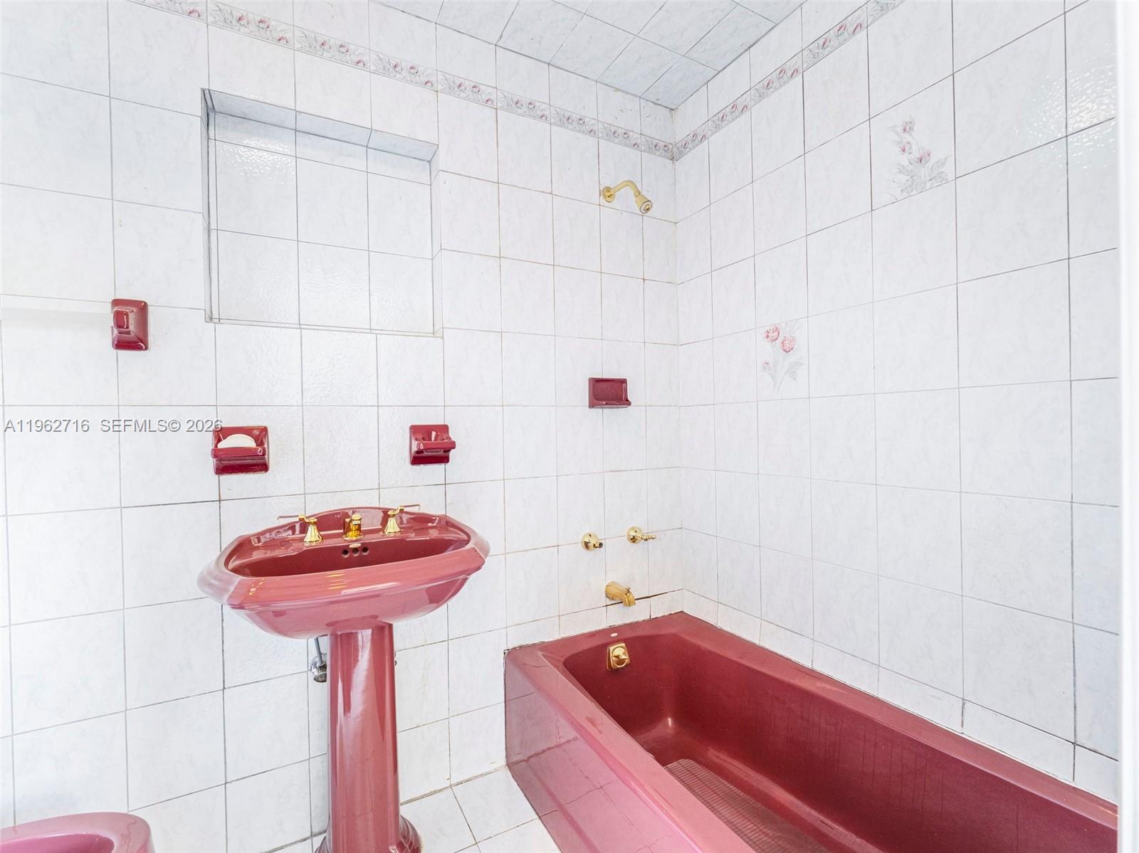 AILEEN-SUSAN - Residential