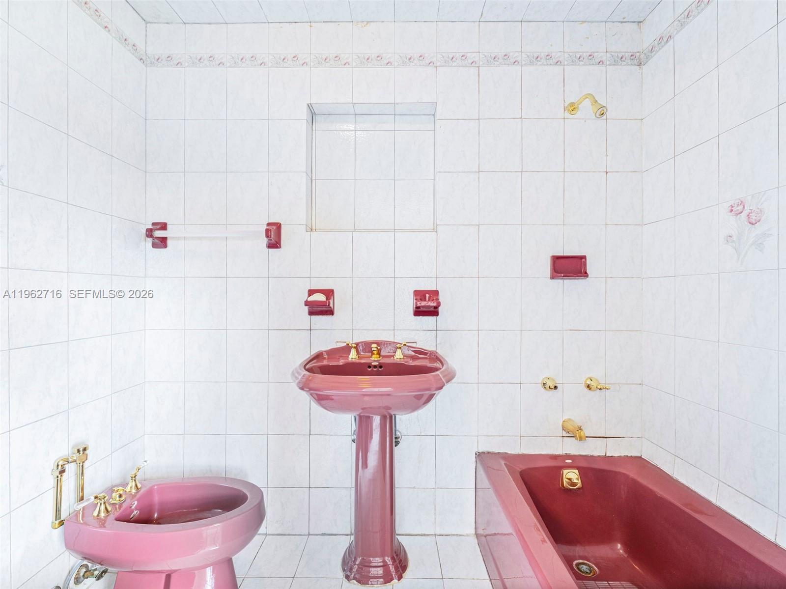 AILEEN-SUSAN - Residential