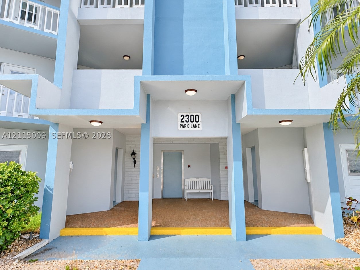 View photos, virtual tours, details... 2300 Park Ln 105