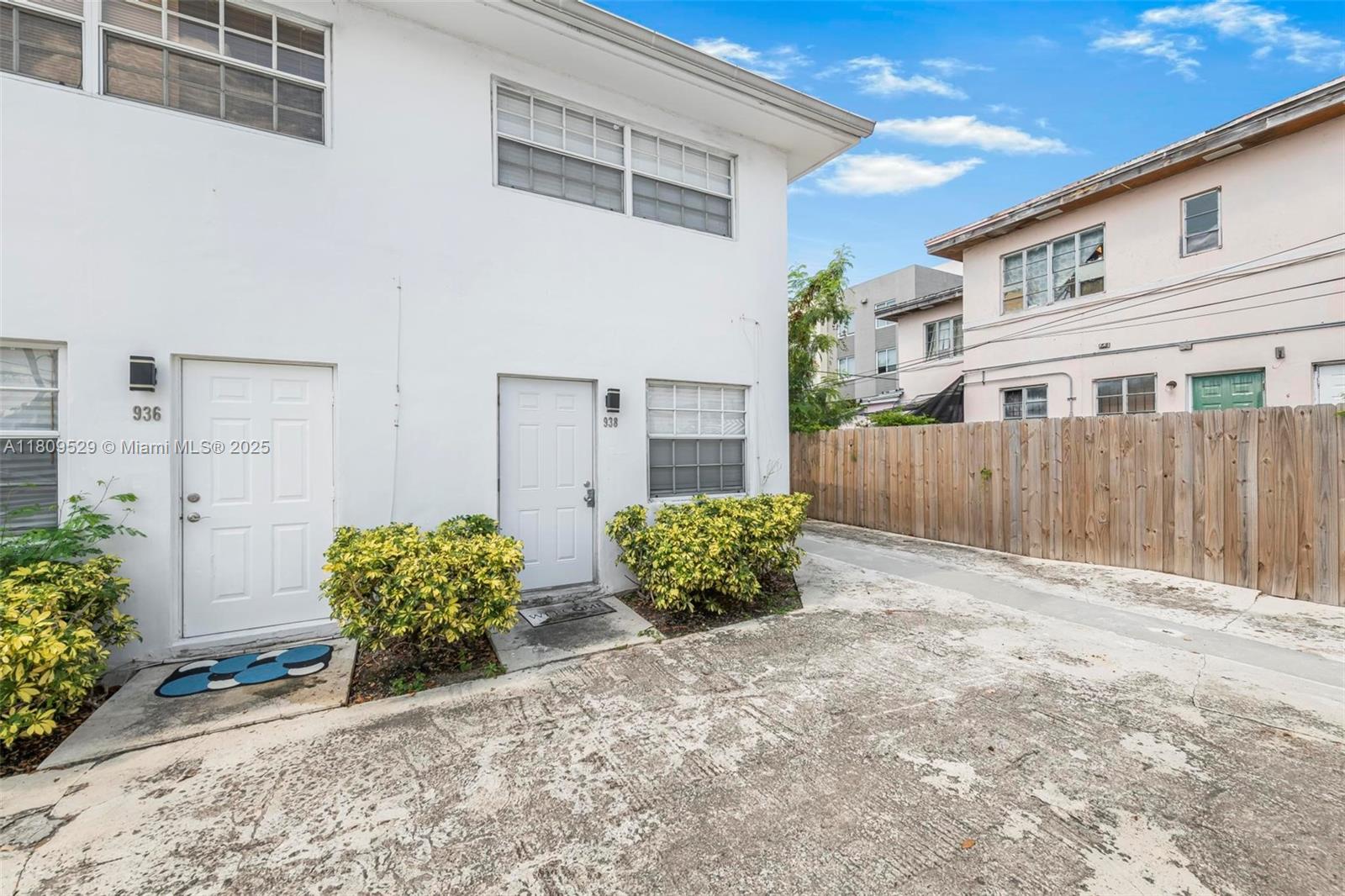 938 SW 6th St 8