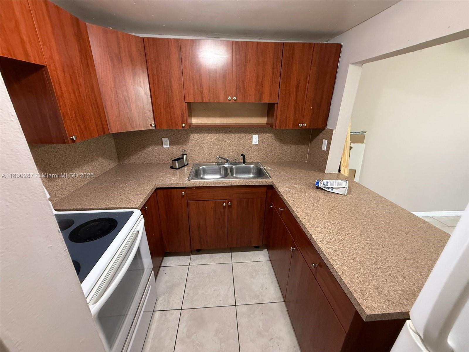 Great unit in Hialeah, 1 bed 1.5 bath , Washer and Dryer in the unit. First floor no stairs needed, call today! Ready for move in. 2 MONTH TO MOVE IN !!