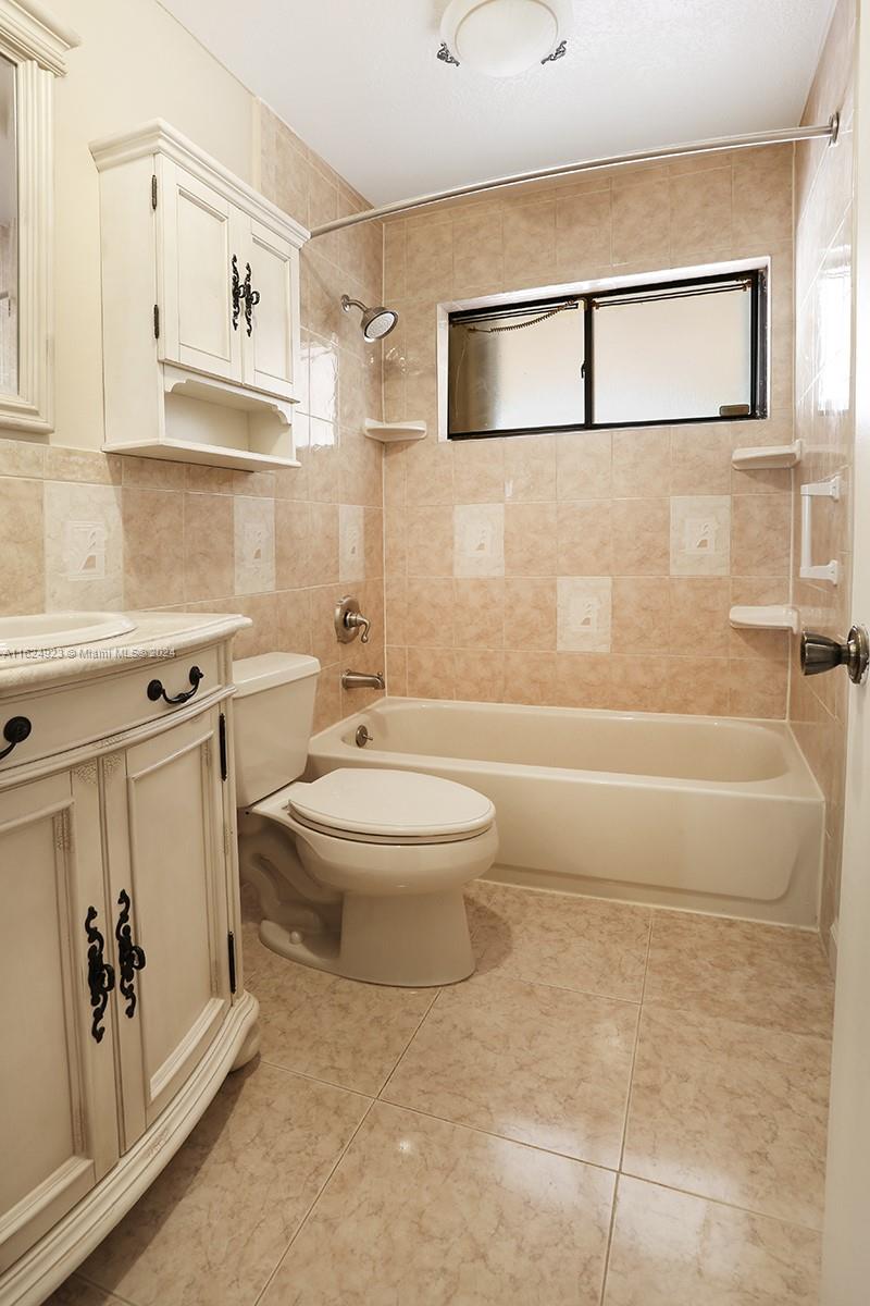 COUNTRY LAKE MANORS SEC 1 - Residential