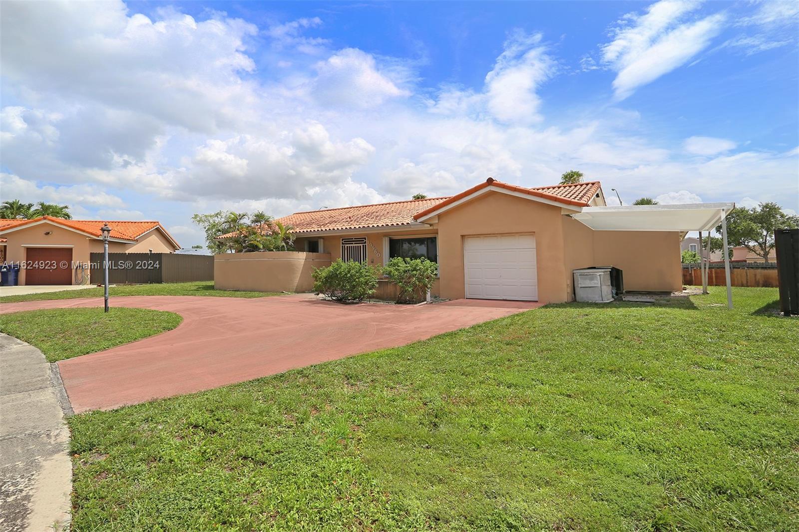 COUNTRY LAKE MANORS SEC 1 - Residential