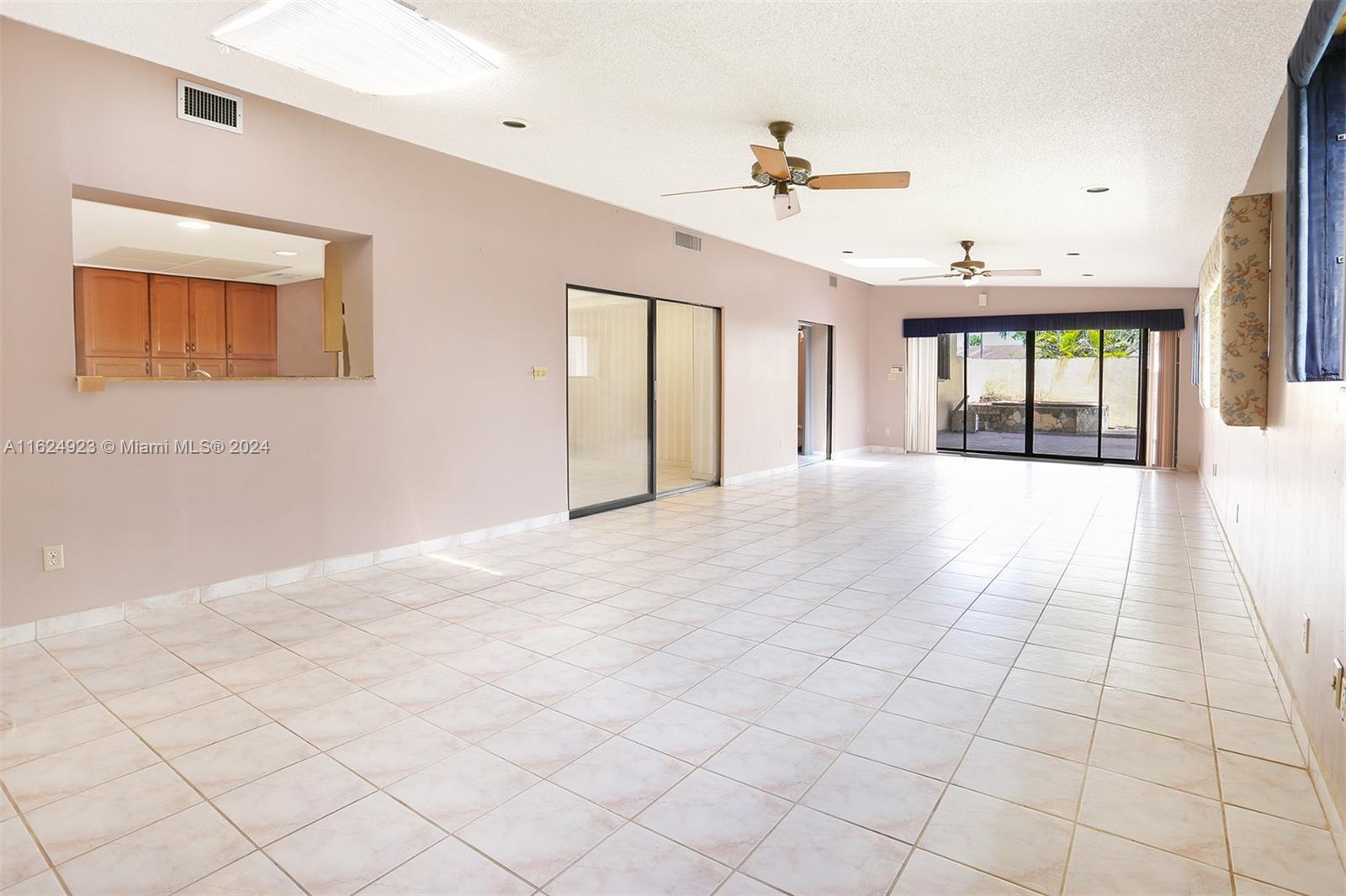 COUNTRY LAKE MANORS SEC 1 - Residential
