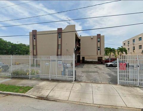 652 NW 3rd St 304 Miami FL 33128