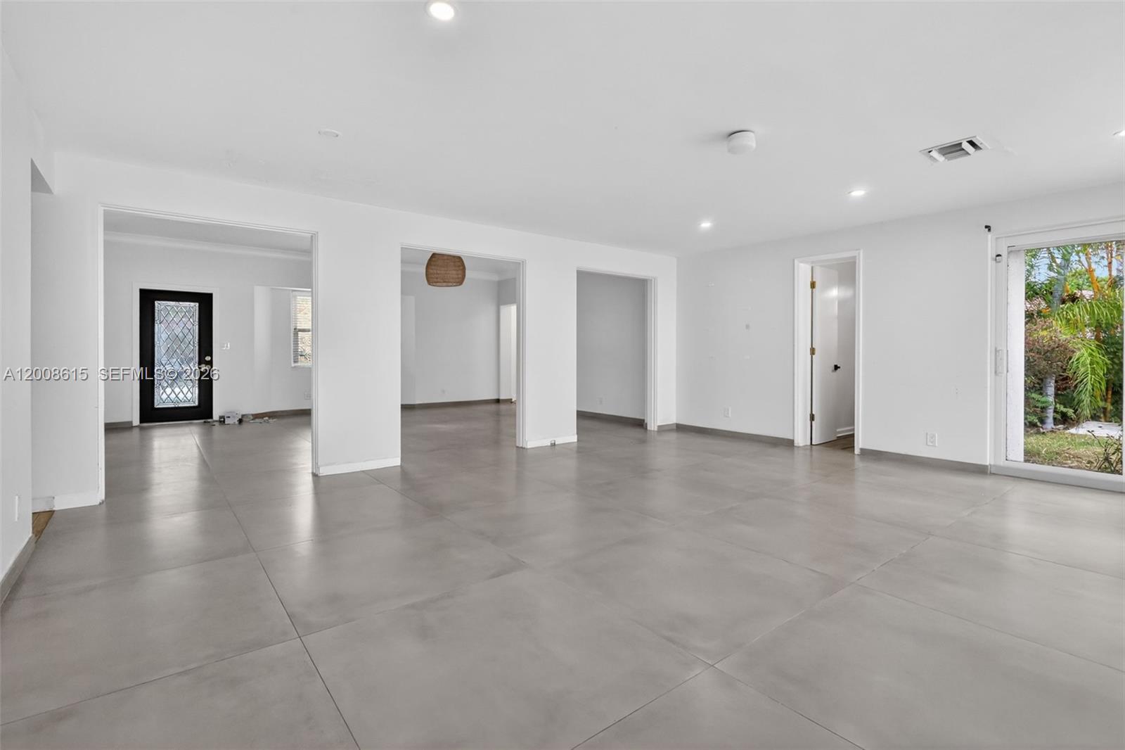 HOLLYWOOD LAKES SECTION - Residential