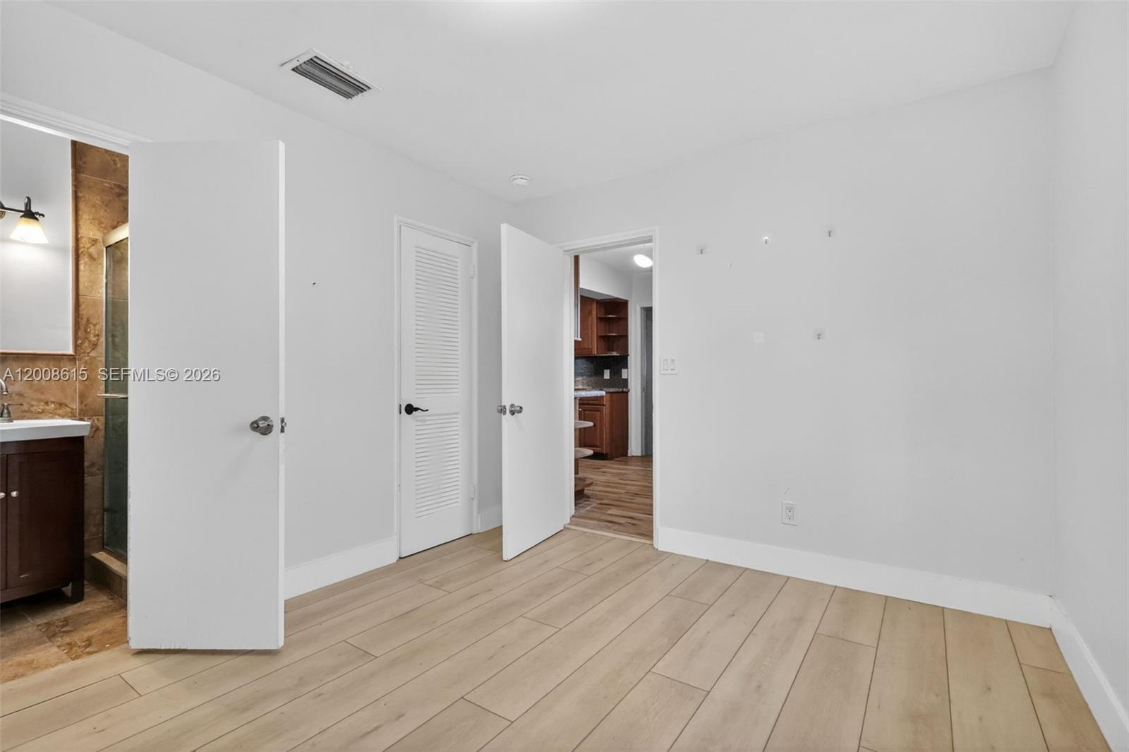 HOLLYWOOD LAKES SECTION - Residential