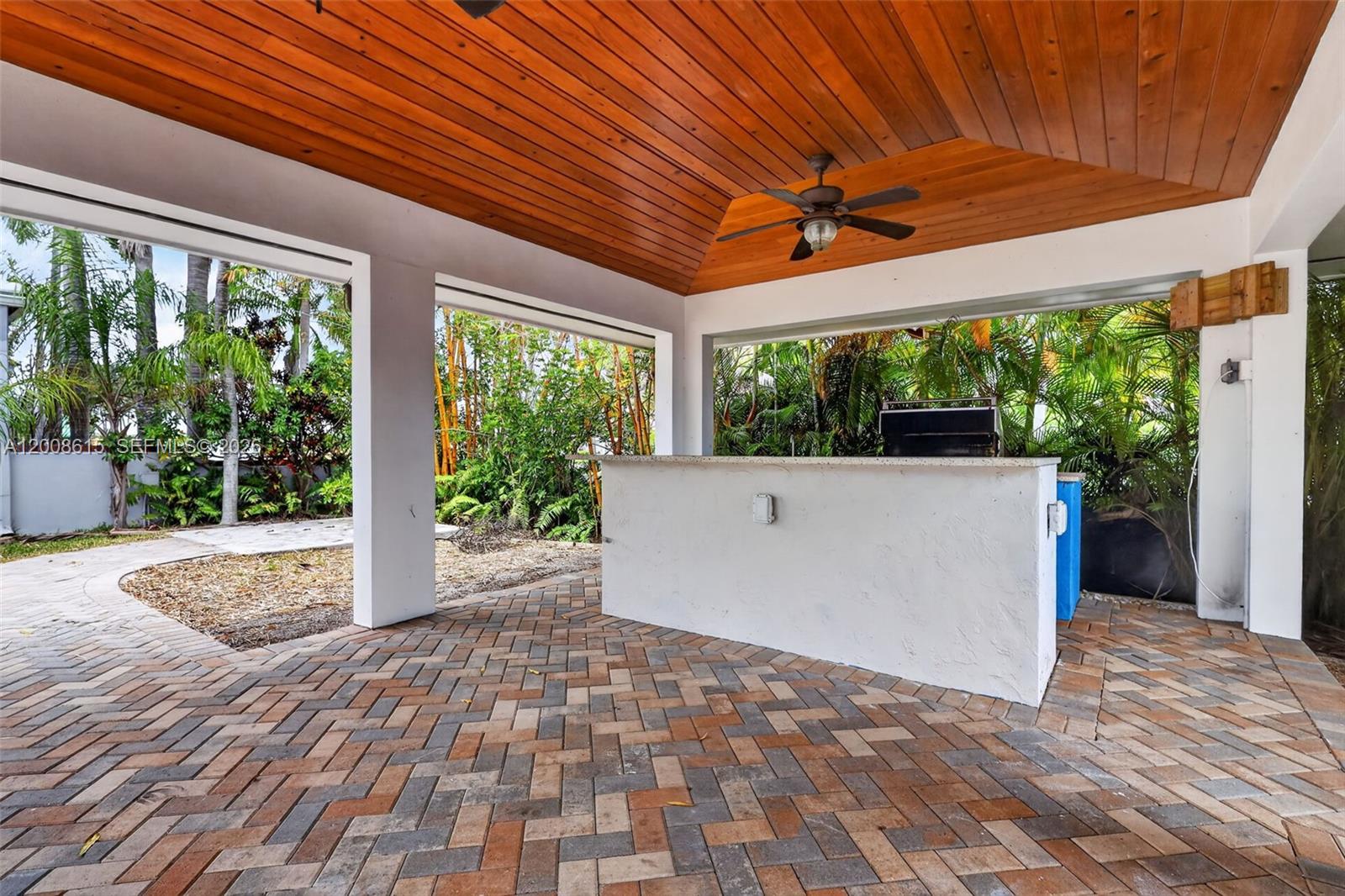 HOLLYWOOD LAKES SECTION - Residential