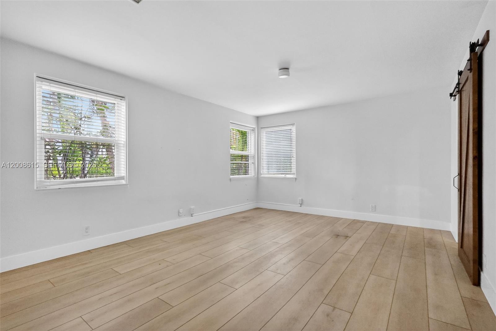 HOLLYWOOD LAKES SECTION - Residential