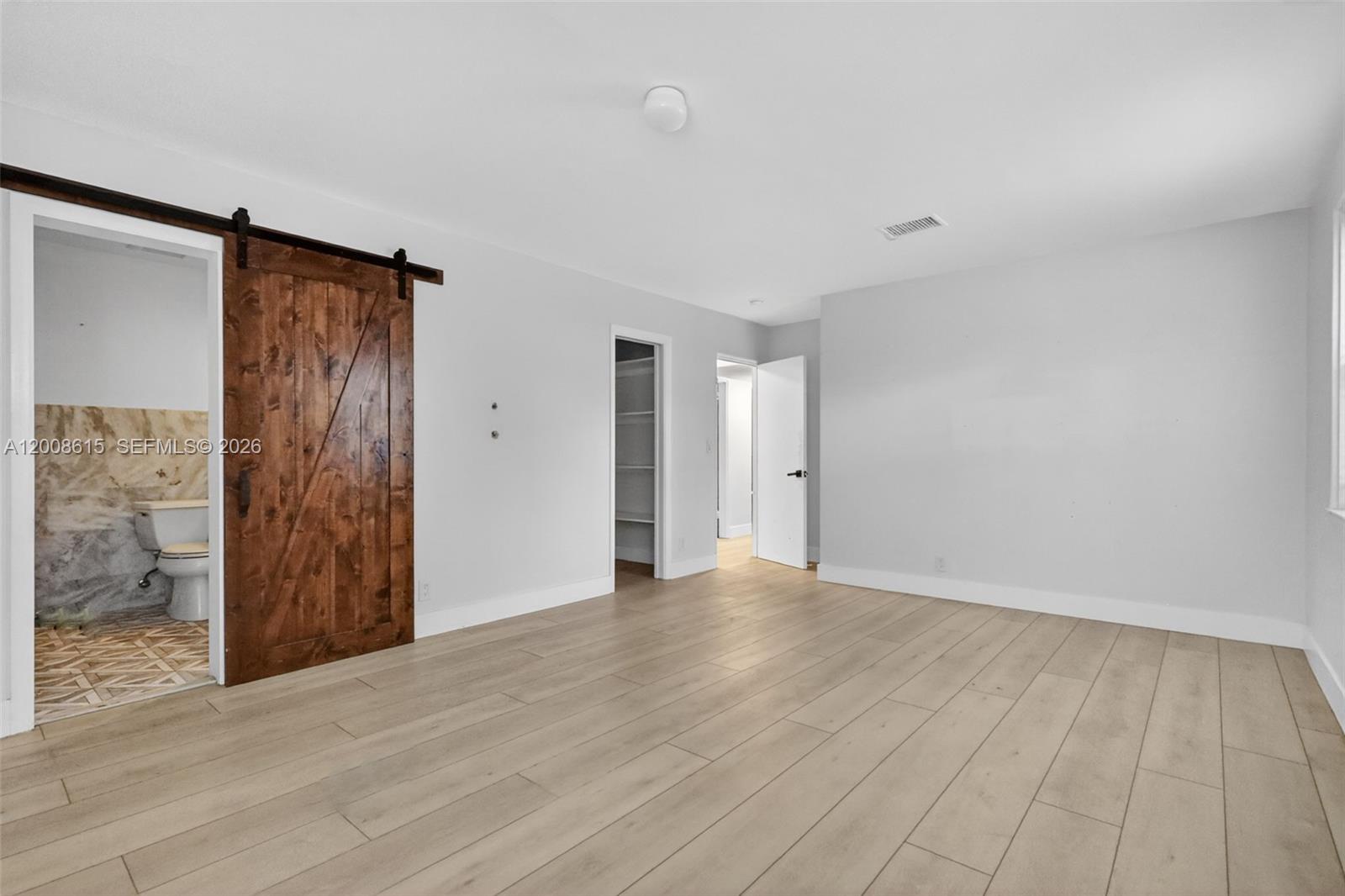 HOLLYWOOD LAKES SECTION - Residential