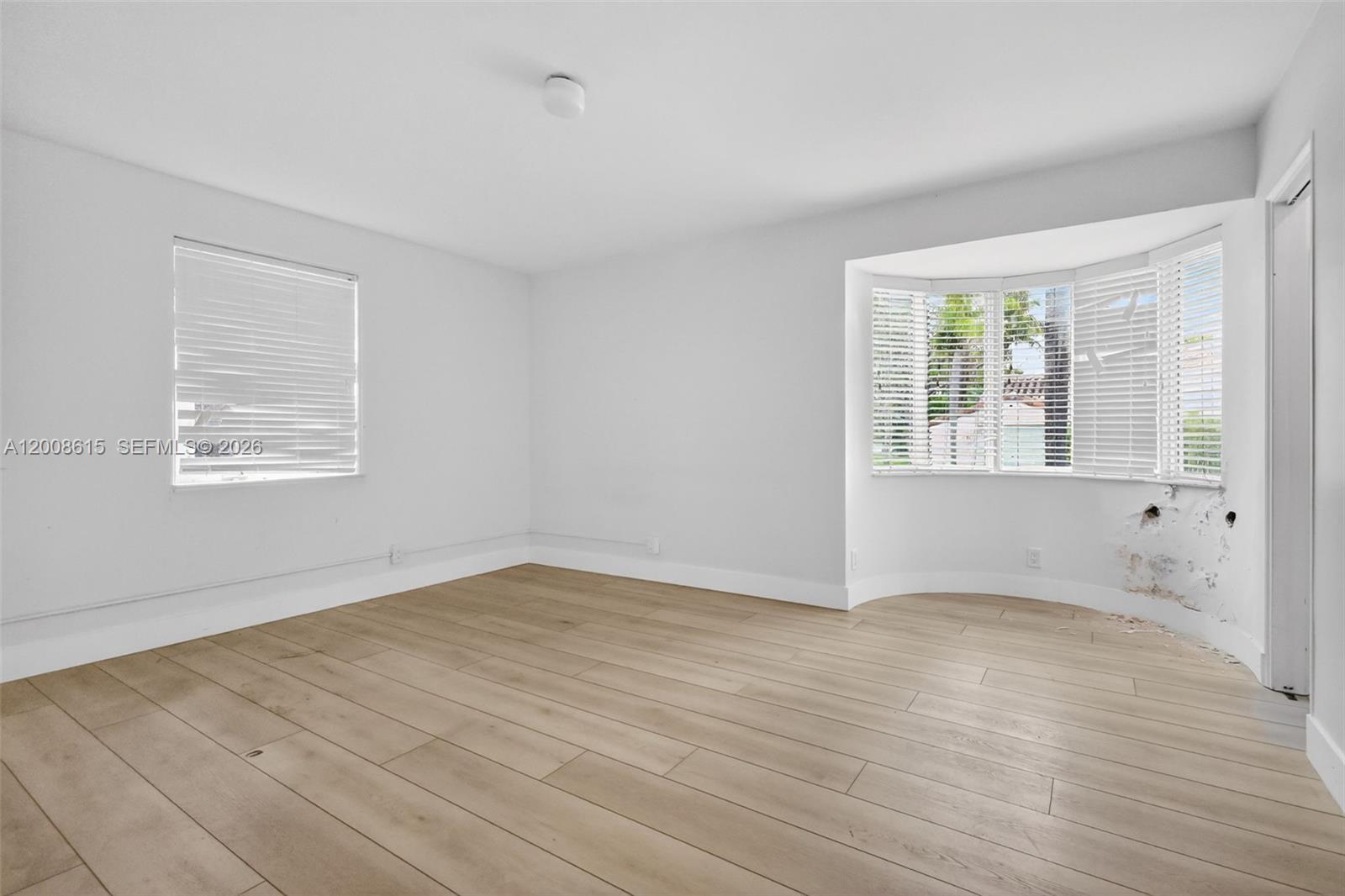 HOLLYWOOD LAKES SECTION - Residential