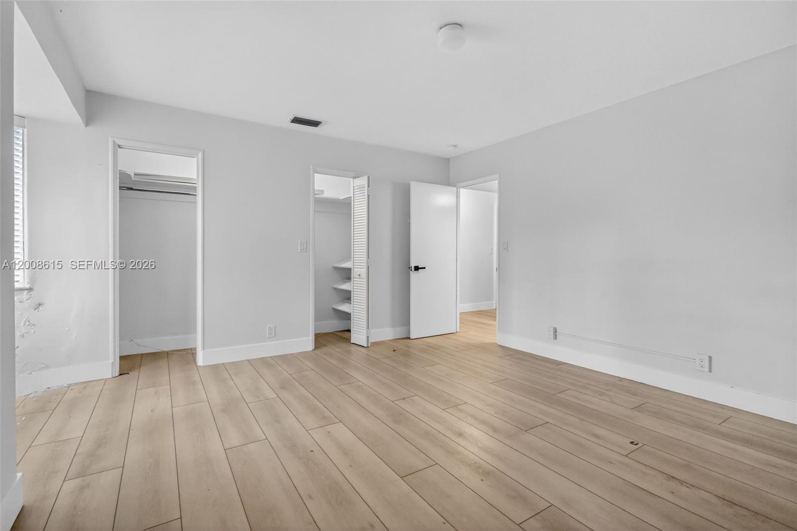 HOLLYWOOD LAKES SECTION - Residential