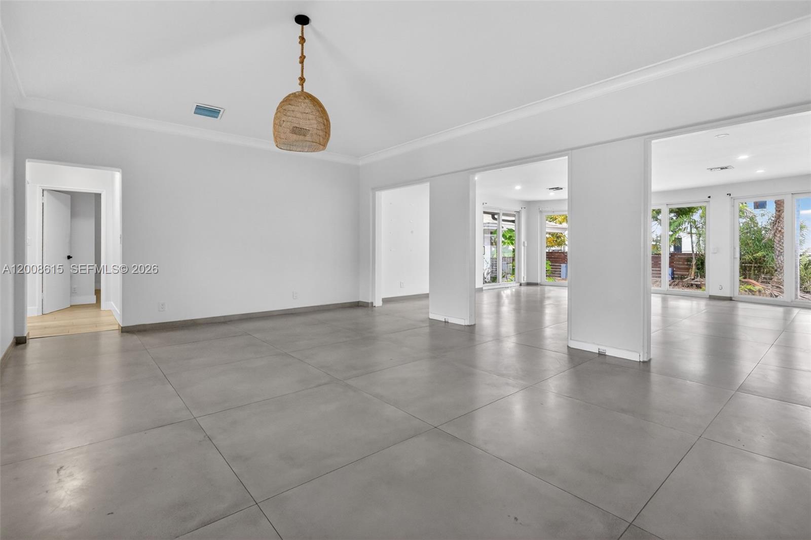 HOLLYWOOD LAKES SECTION - Residential