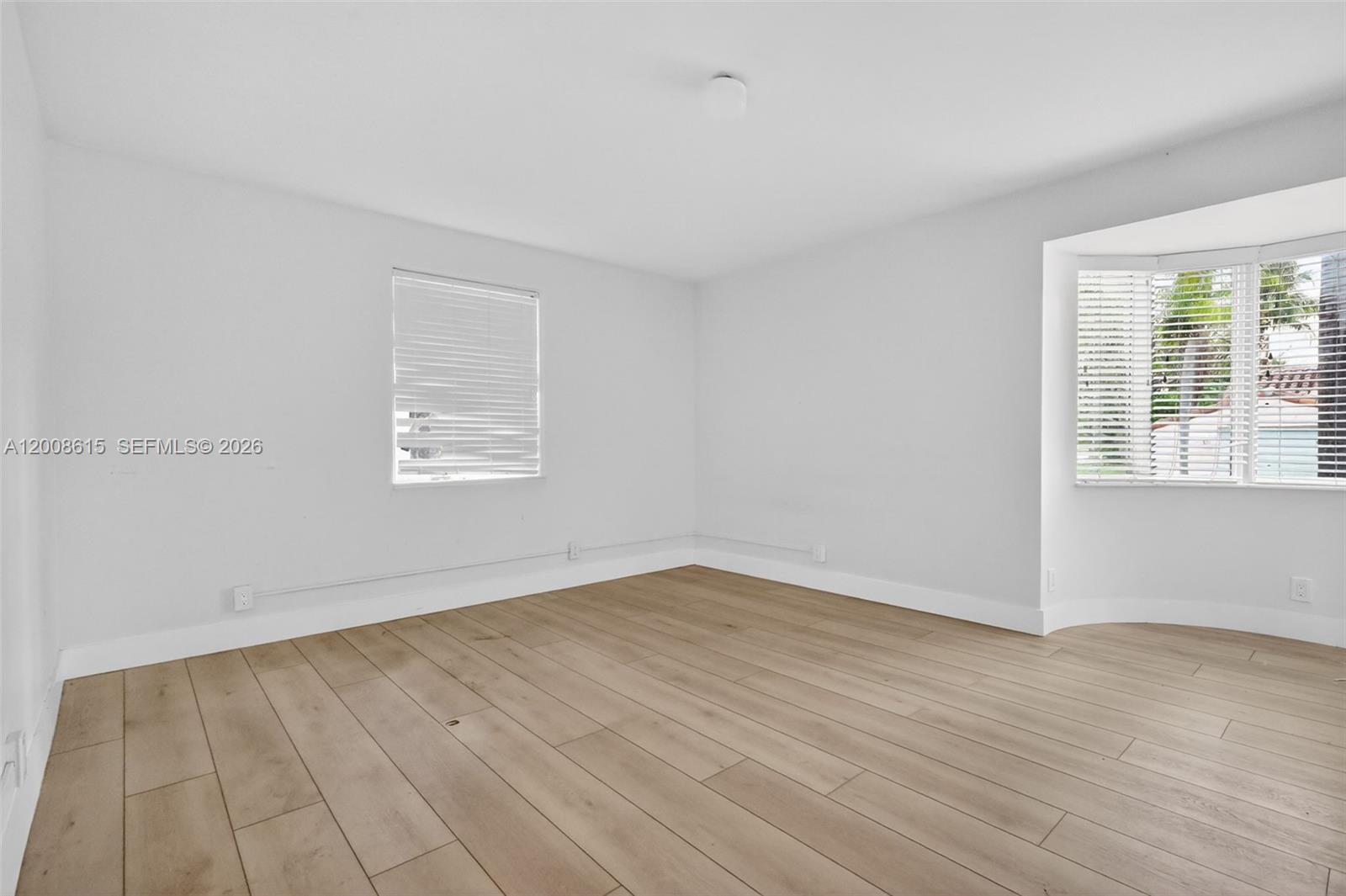 HOLLYWOOD LAKES SECTION - Residential