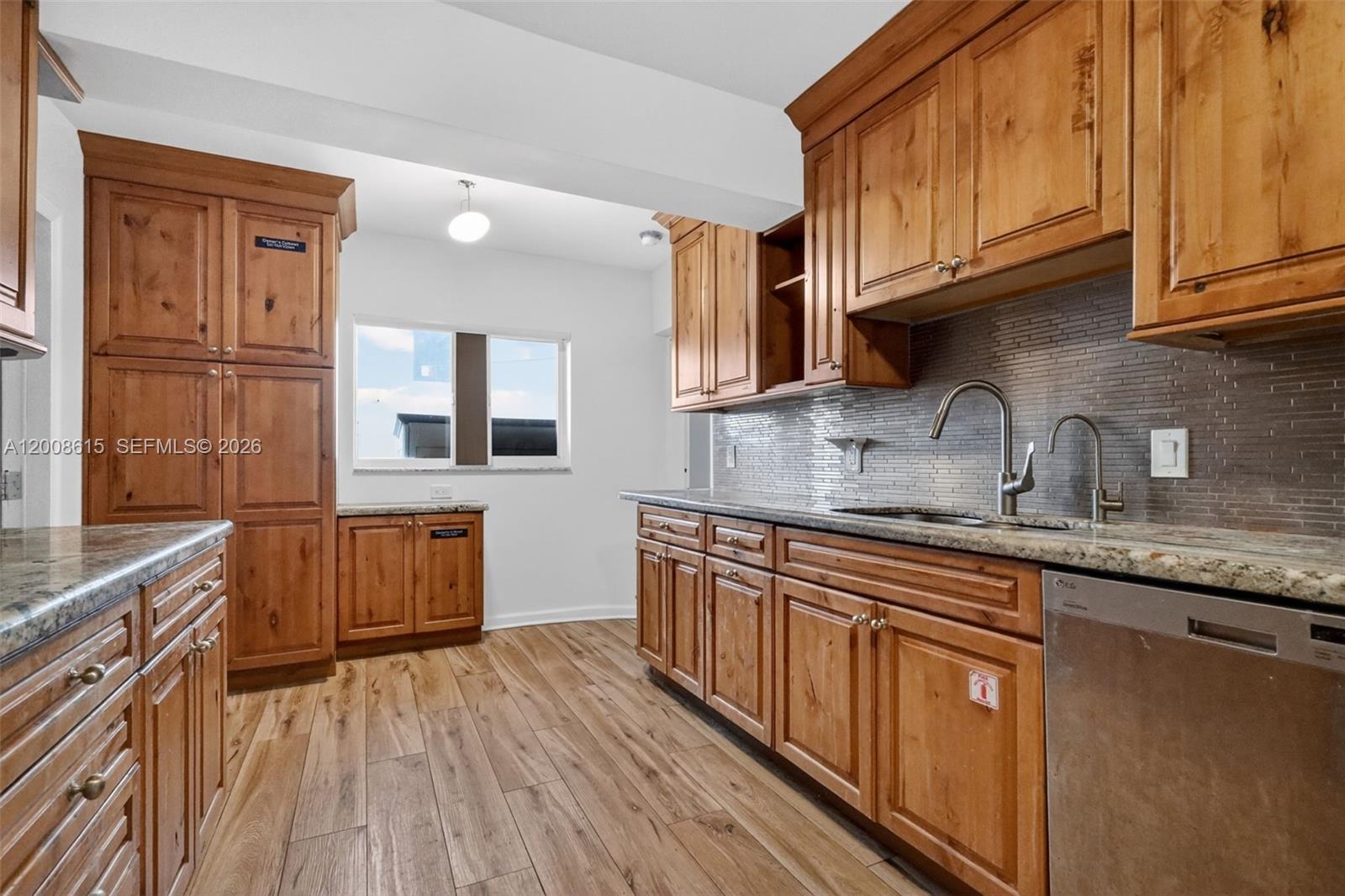 HOLLYWOOD LAKES SECTION - Residential