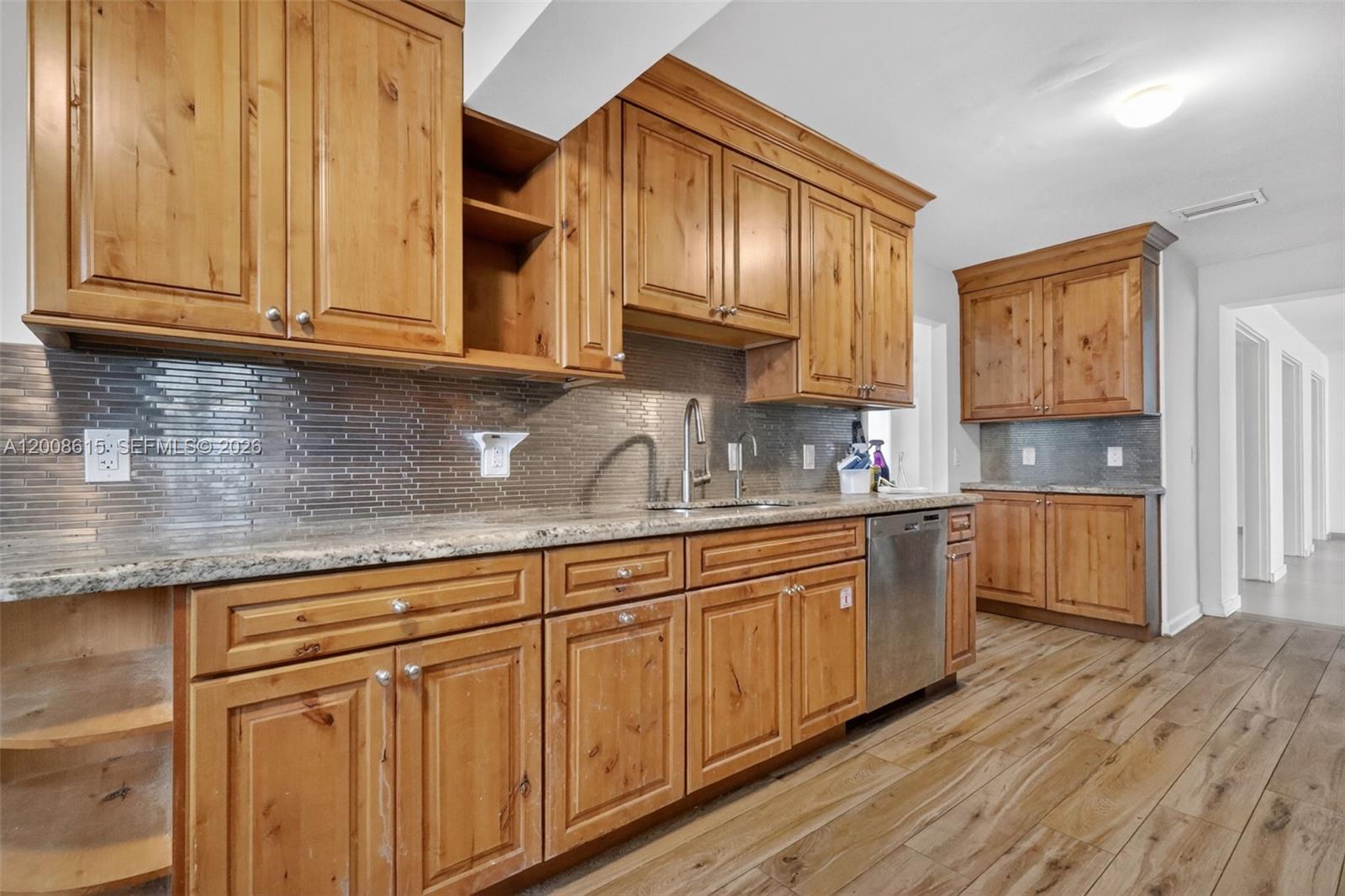 HOLLYWOOD LAKES SECTION - Residential