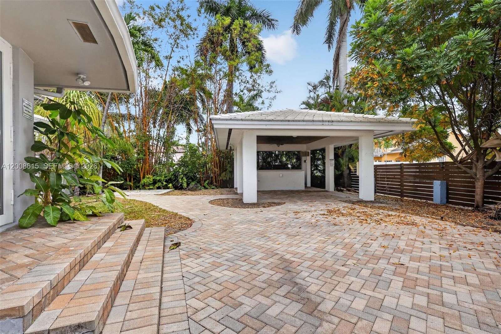 HOLLYWOOD LAKES SECTION - Residential