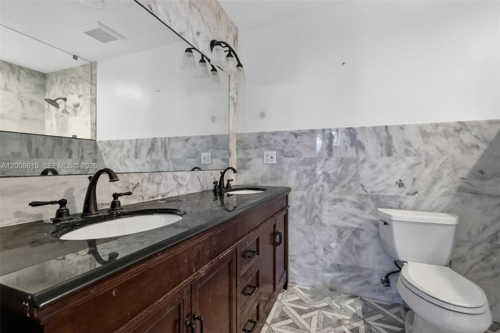 HOLLYWOOD LAKES SECTION - Residential