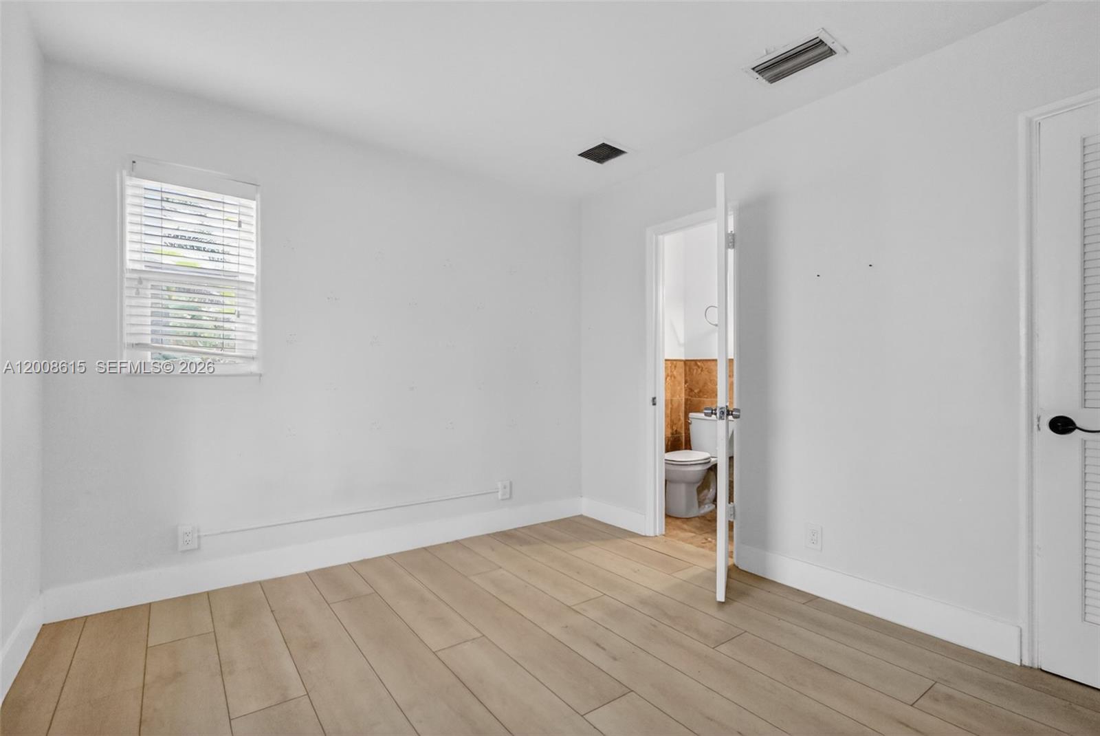 HOLLYWOOD LAKES SECTION - Residential