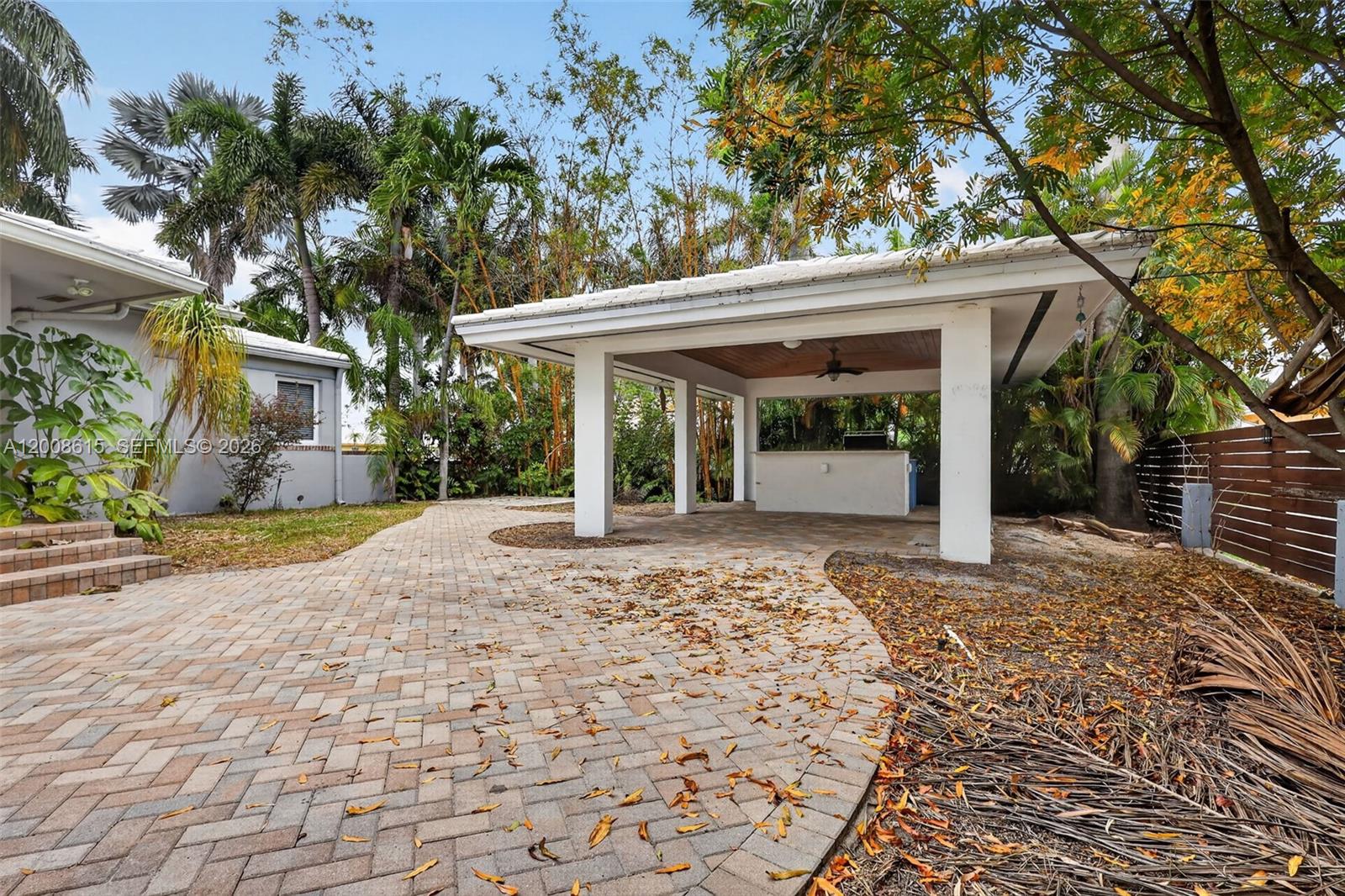HOLLYWOOD LAKES SECTION - Residential