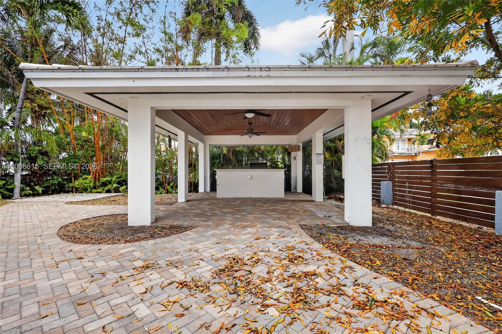 HOLLYWOOD LAKES SECTION - Residential