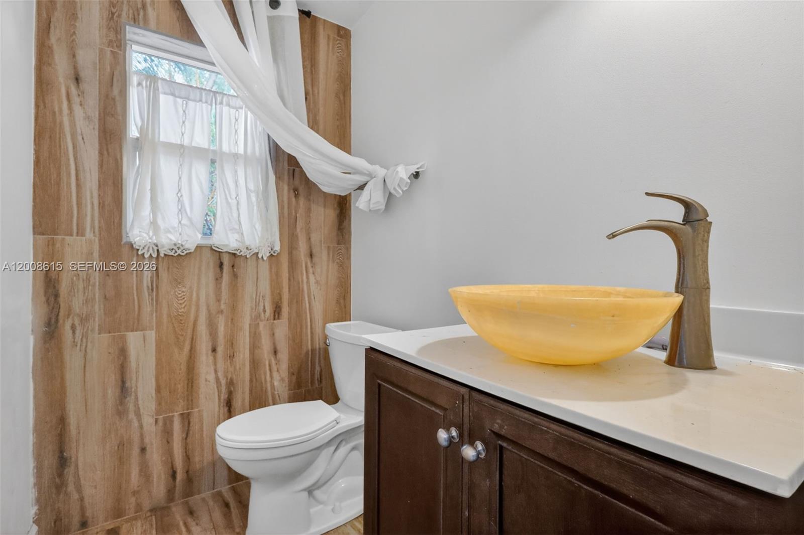 HOLLYWOOD LAKES SECTION - Residential
