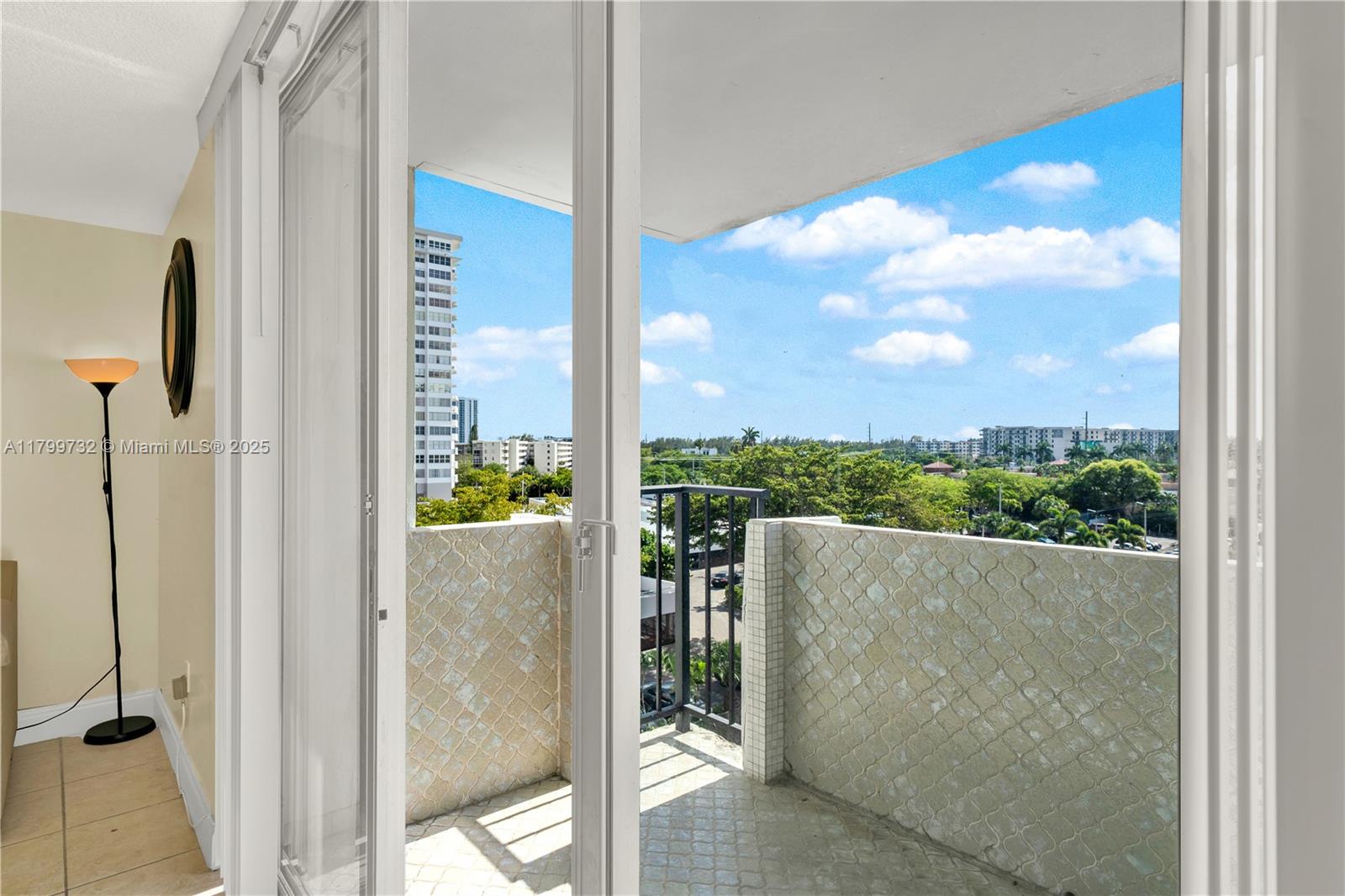 COMMODORE PLAZA CONDO - Residential