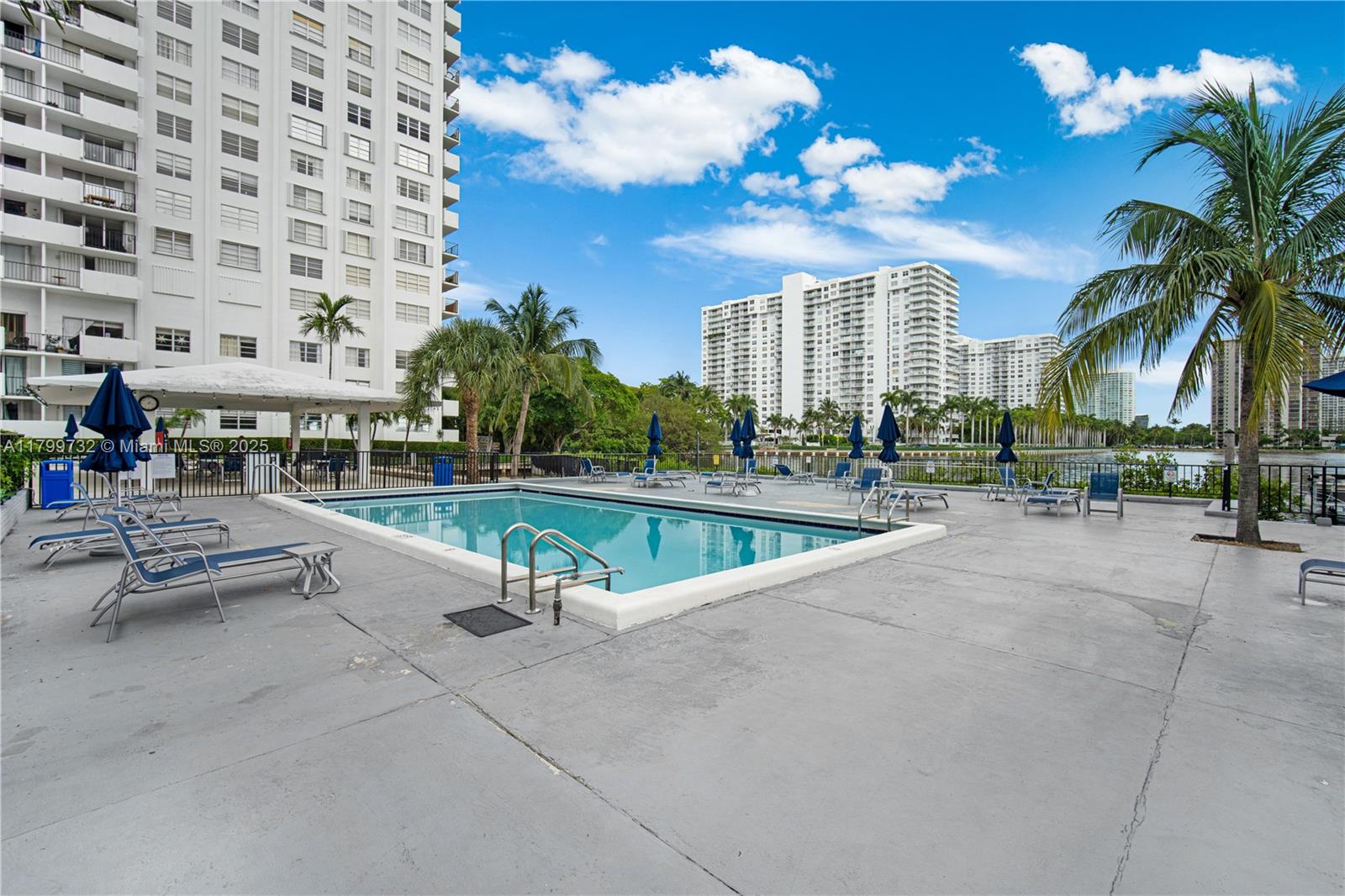 COMMODORE PLAZA CONDO - Residential