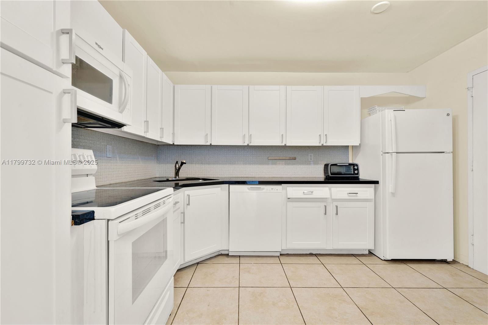 COMMODORE PLAZA CONDO - Residential