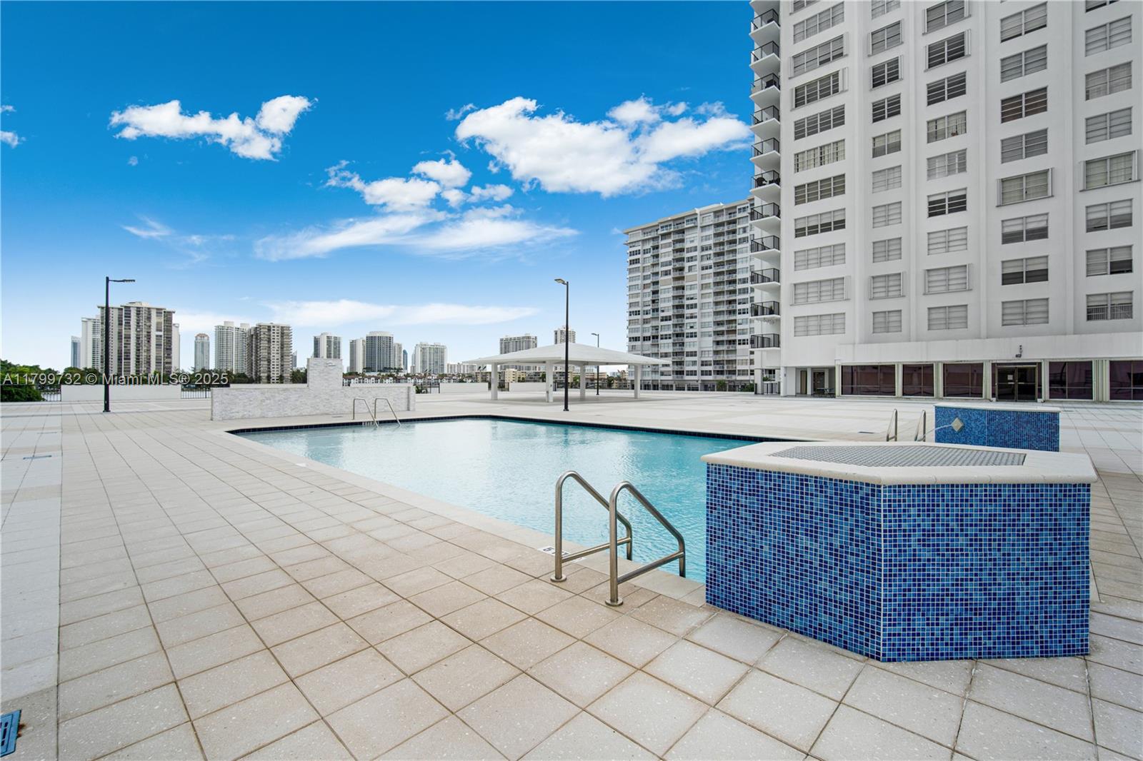 COMMODORE PLAZA CONDO - Residential
