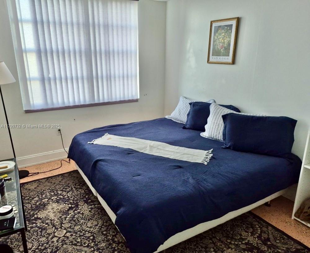 COMMODORE PLAZA CONDO - Residential