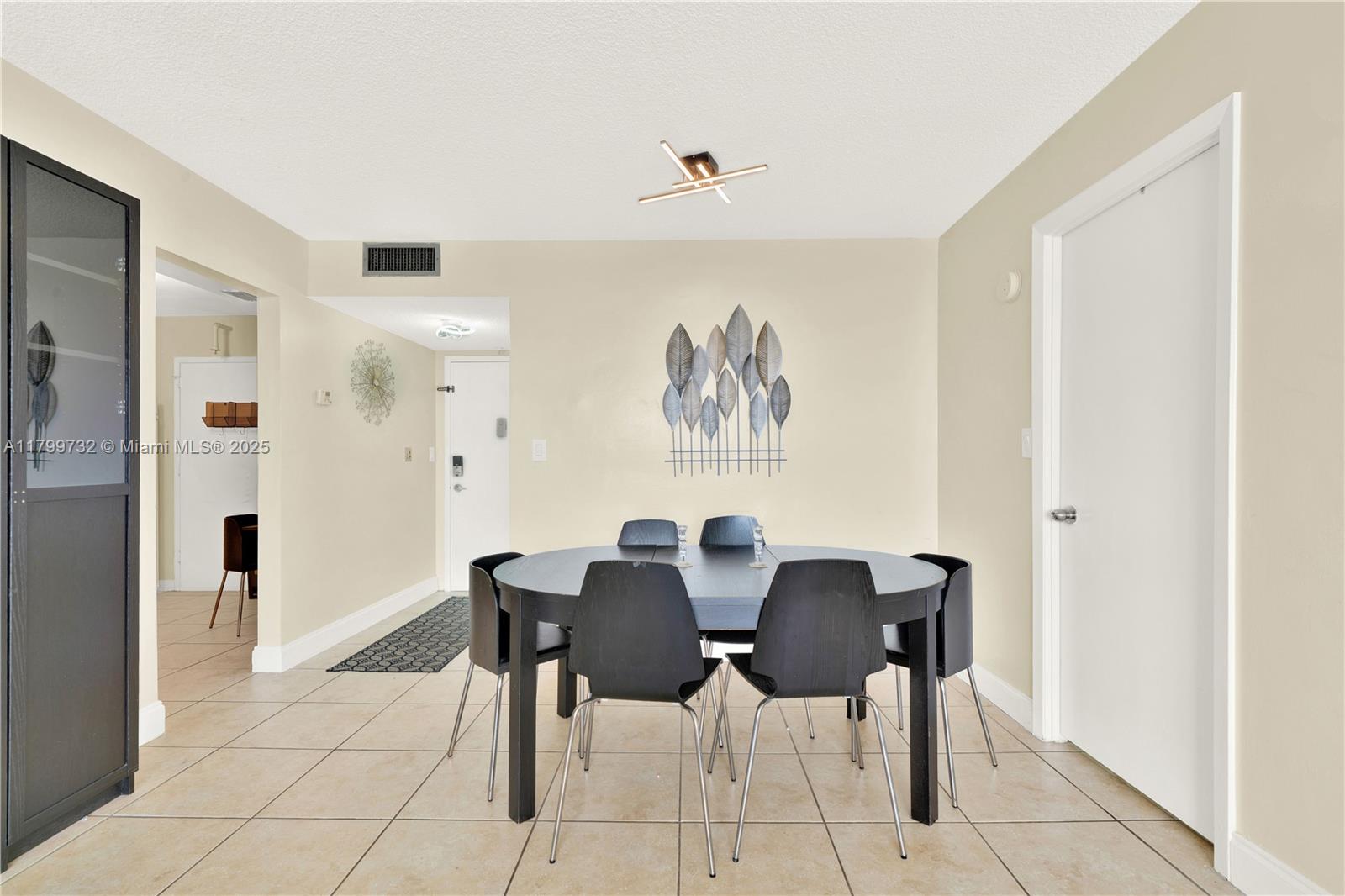 COMMODORE PLAZA CONDO - Residential