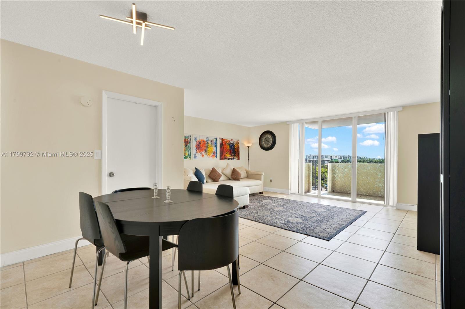COMMODORE PLAZA CONDO - Residential