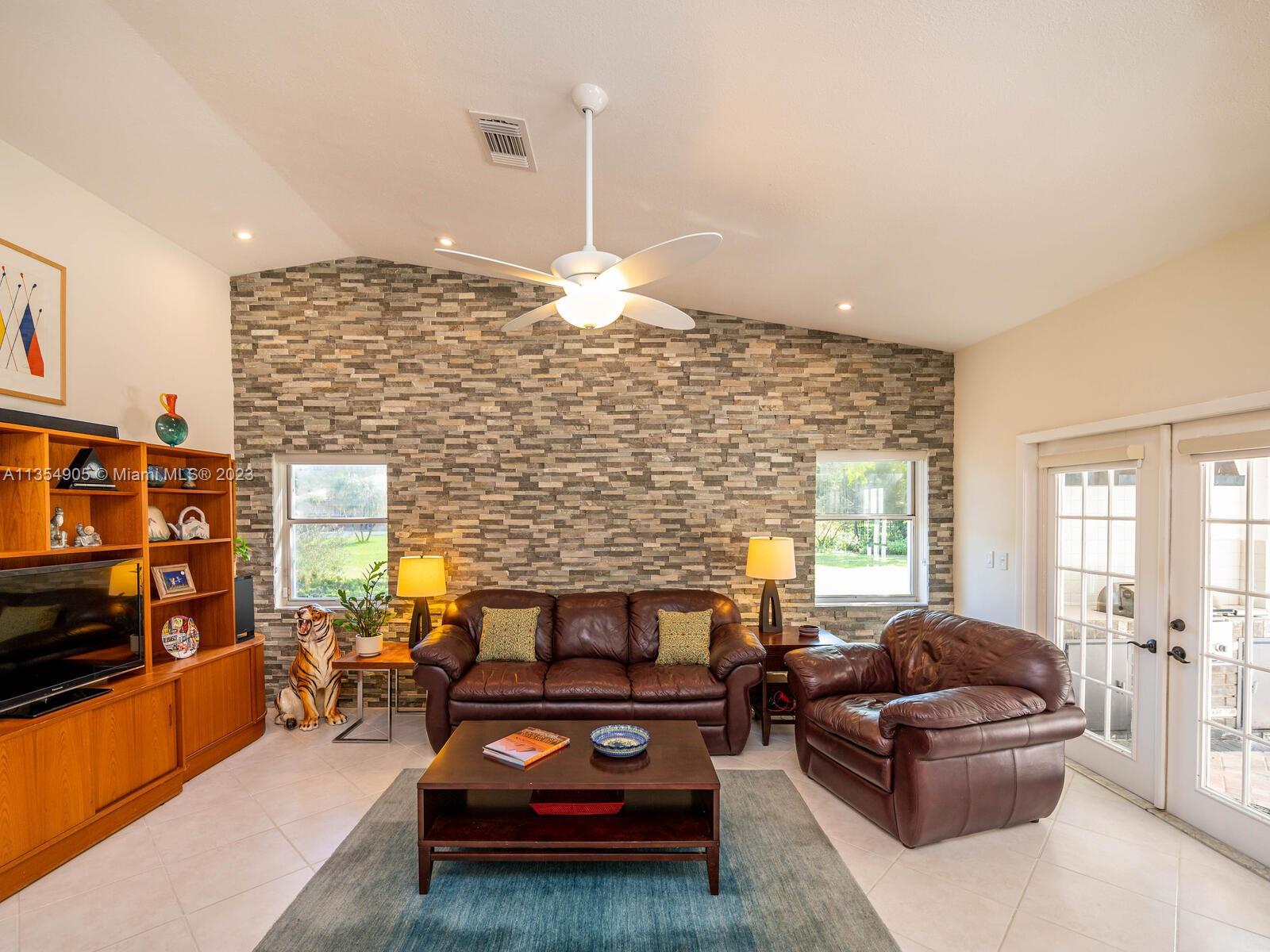 SHENANDOAH SECTION THREE - Residential