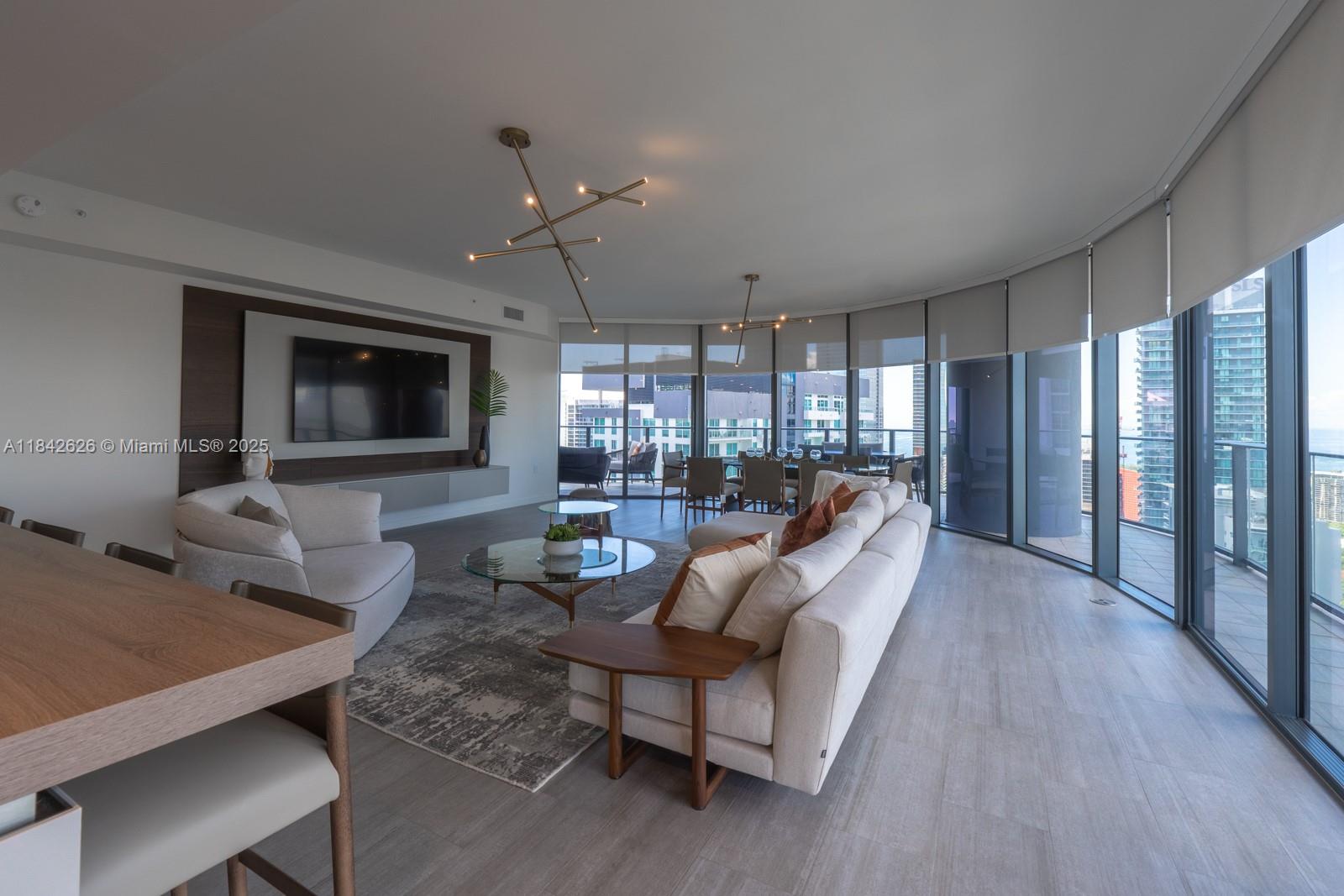 1000 Brickell Plz 4502
