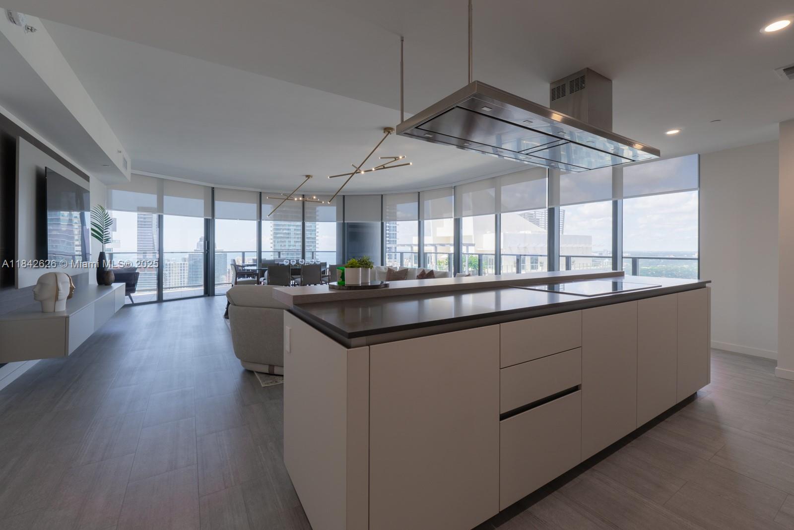 1000 Brickell Plz 4502